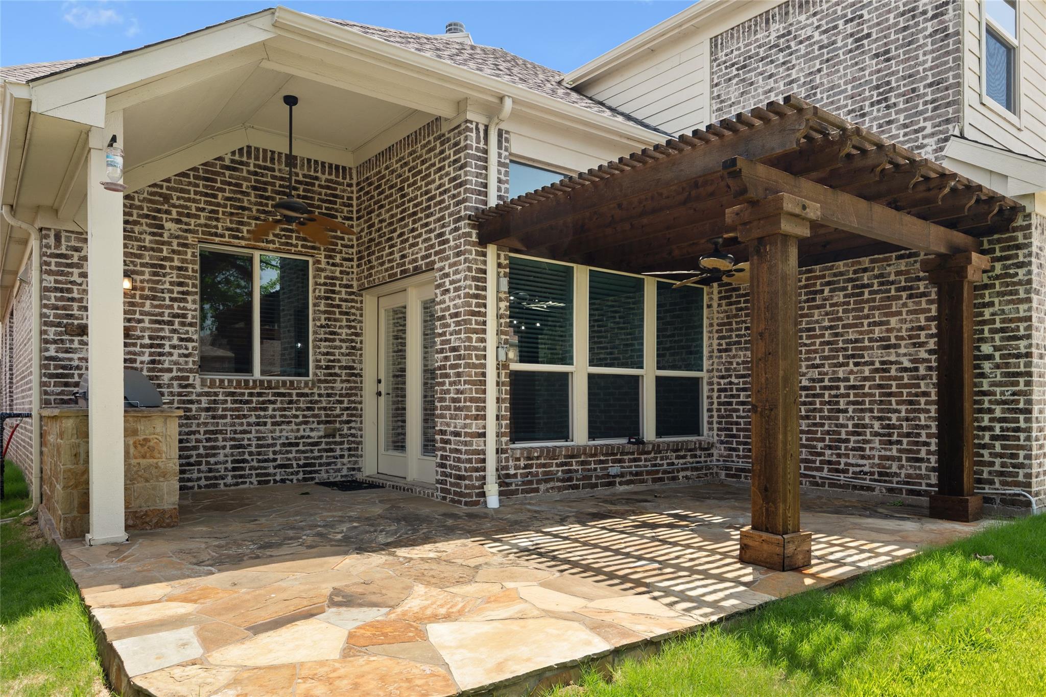 main property photo 7
