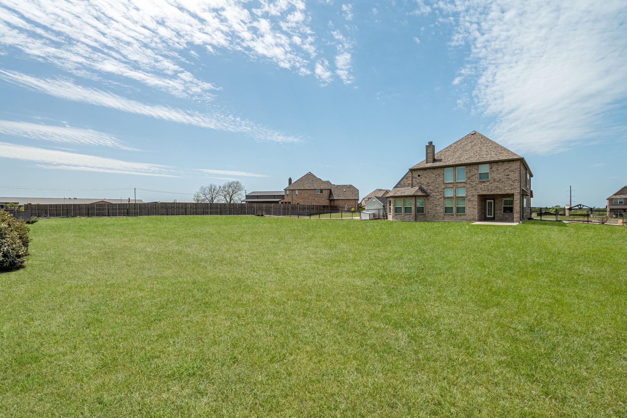 main property photo 28