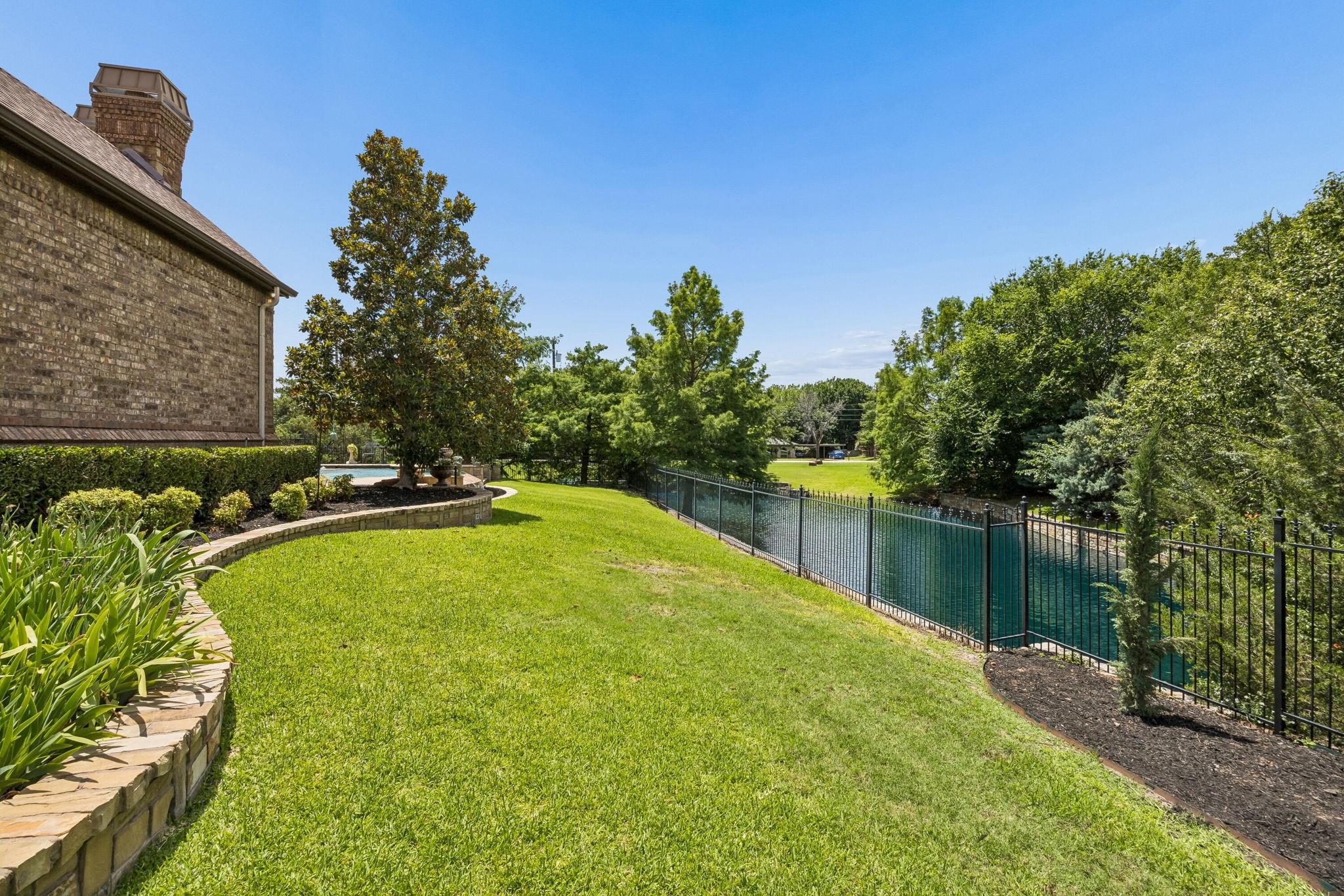 main property photo 37