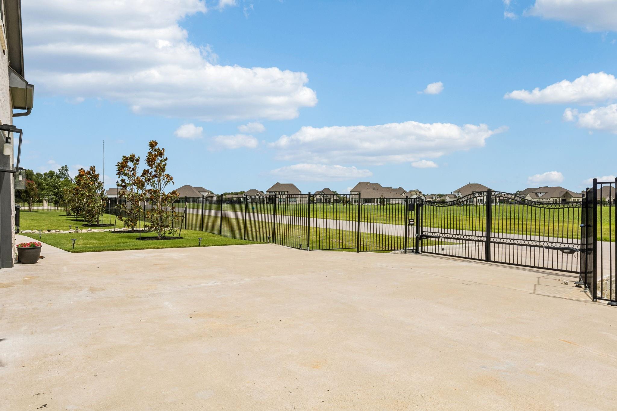 main property photo 35