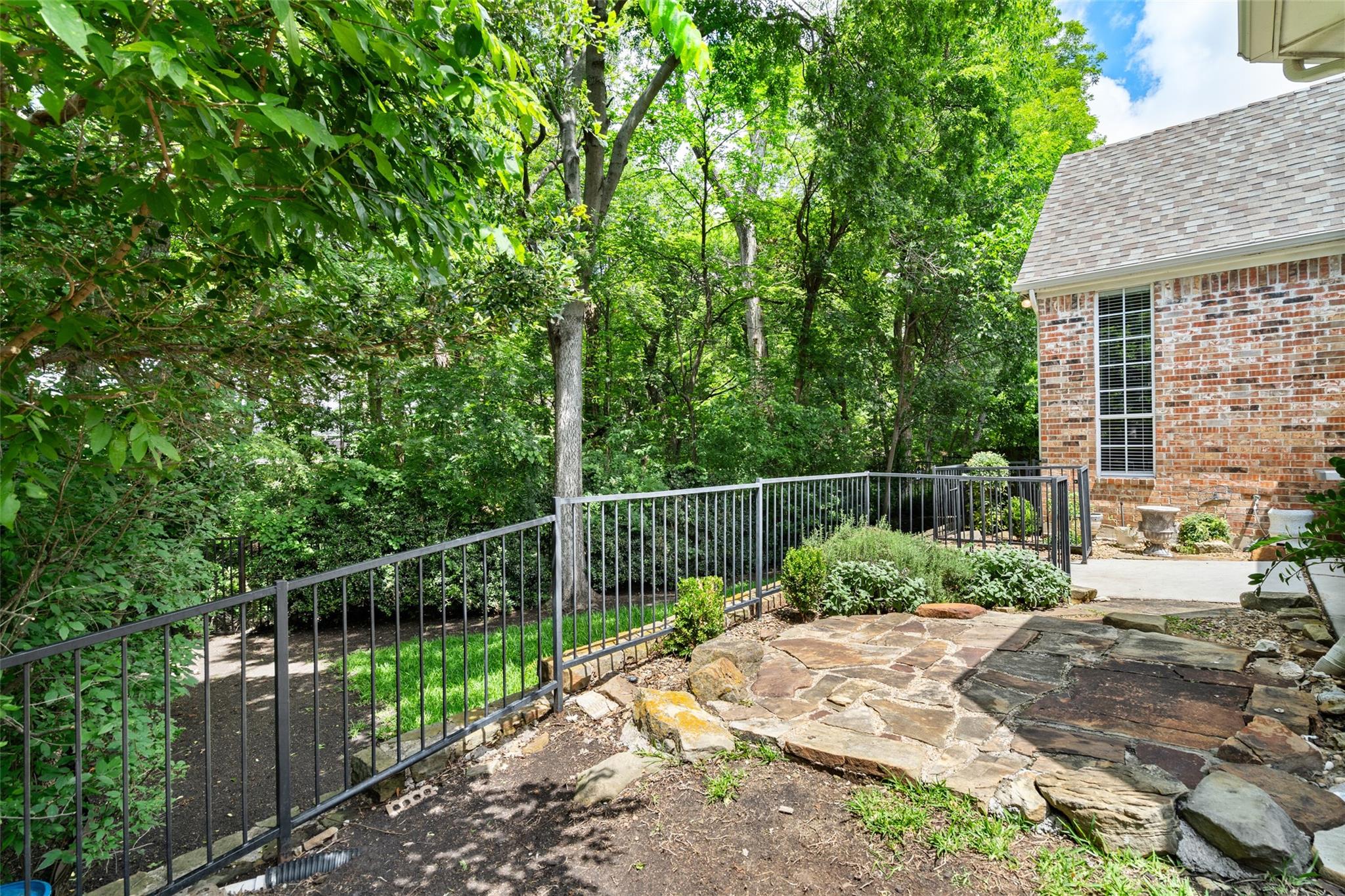 main property photo 21