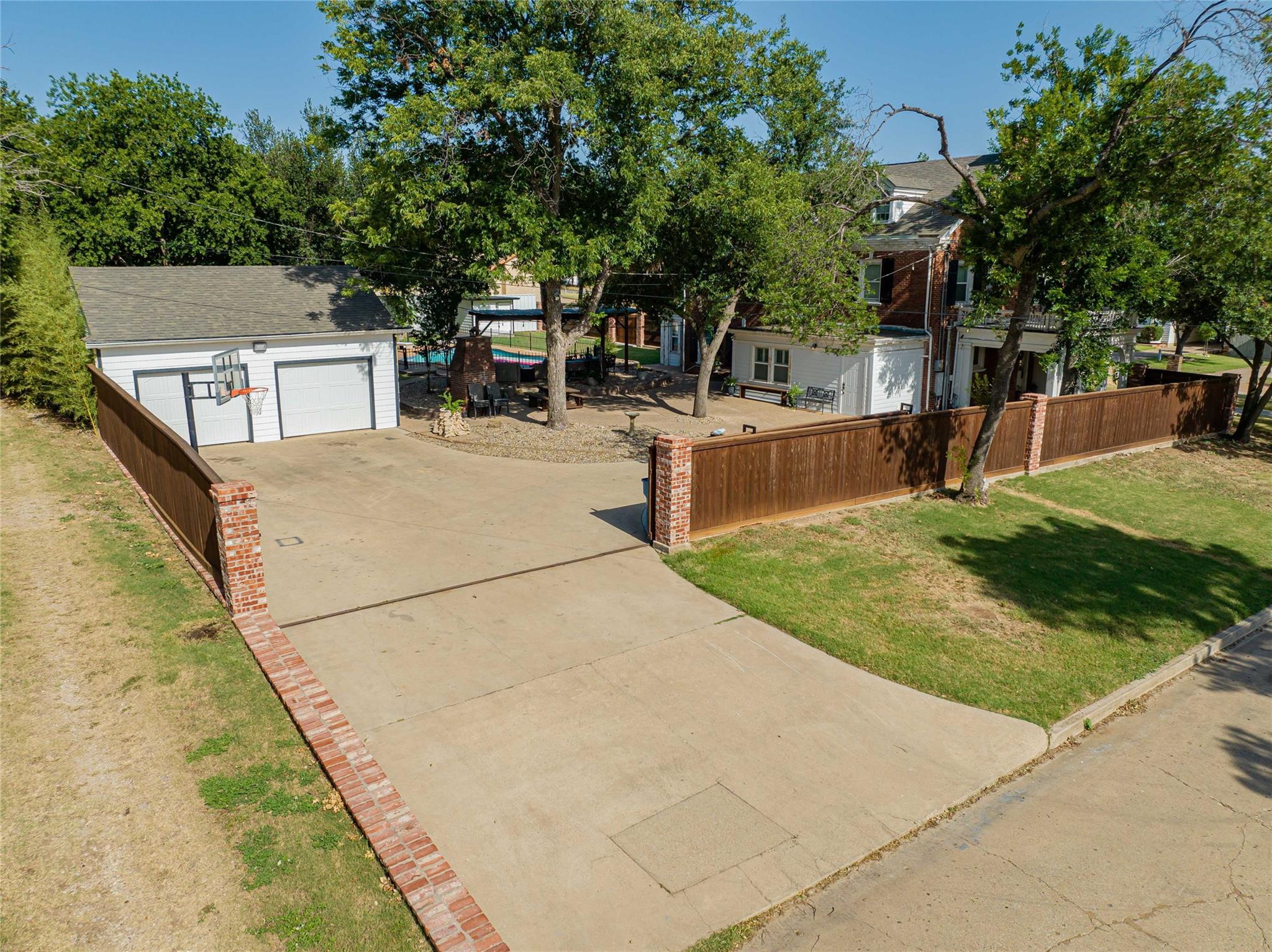 main property photo 38