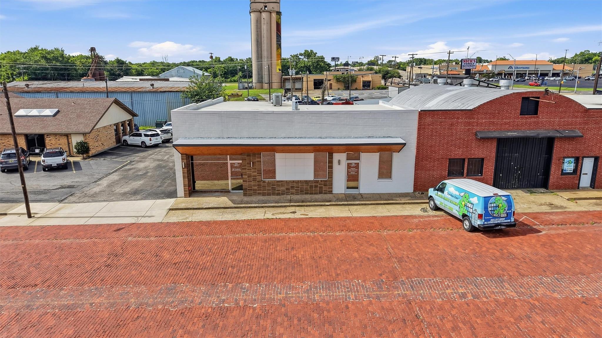main property photo 1