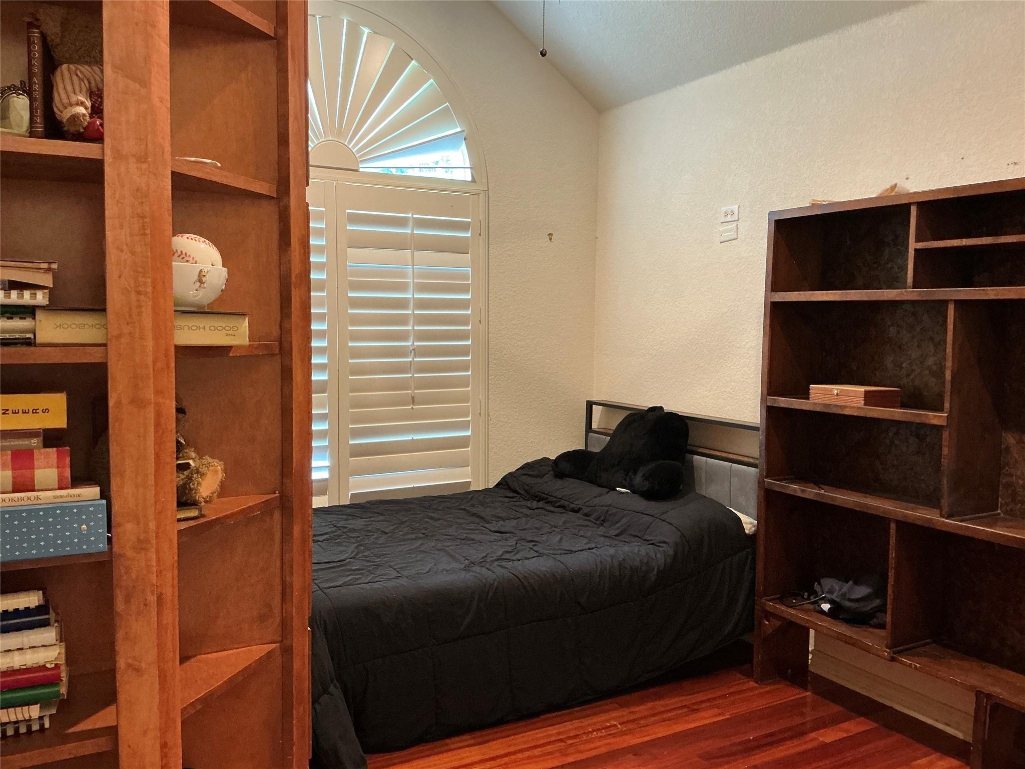 main property photo 22