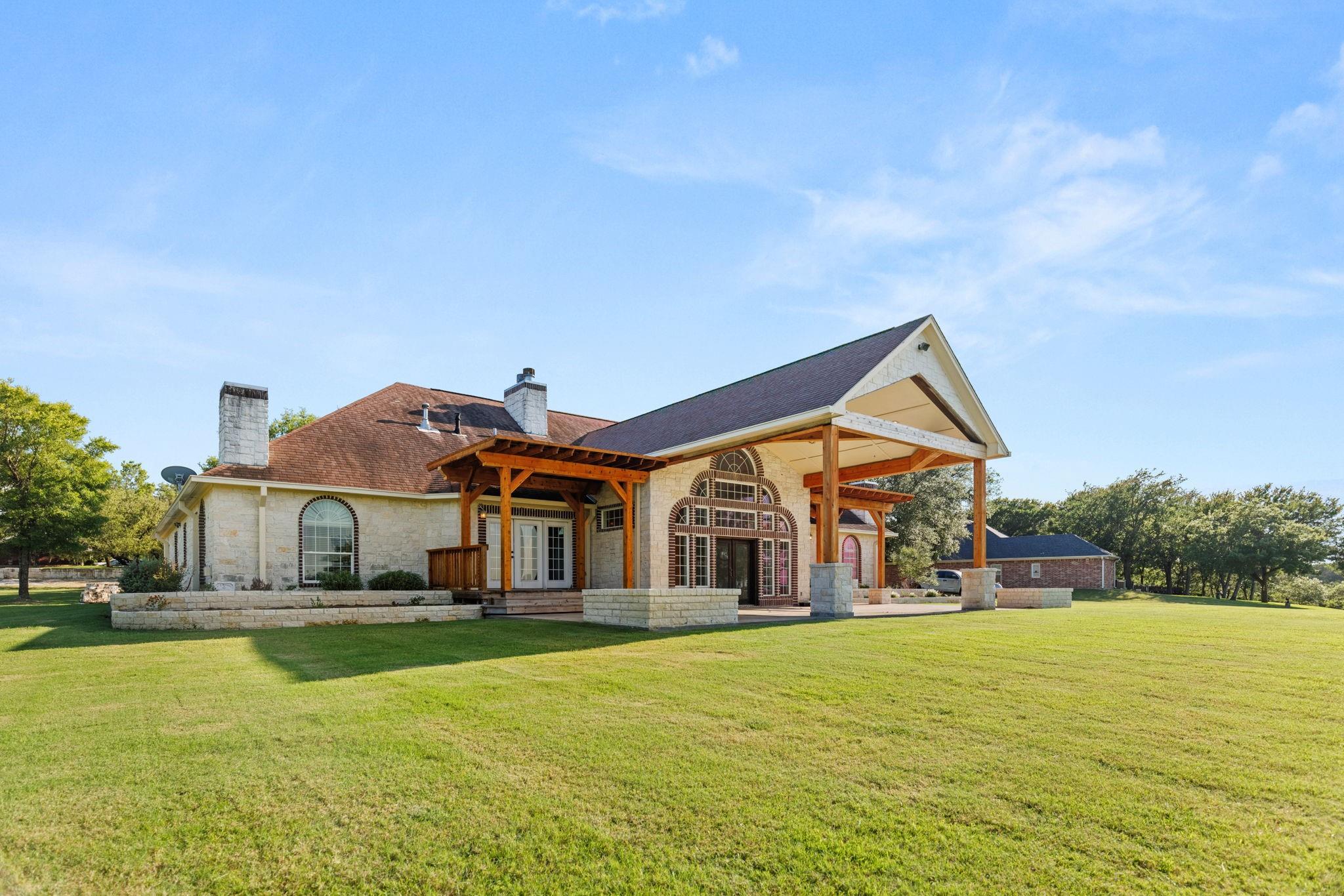 main property photo 6