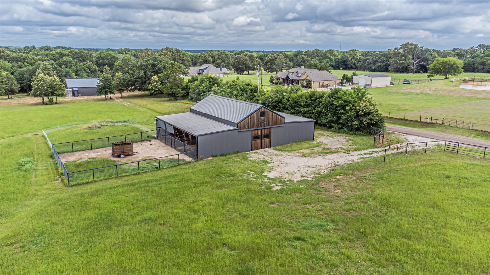 main property photo 31