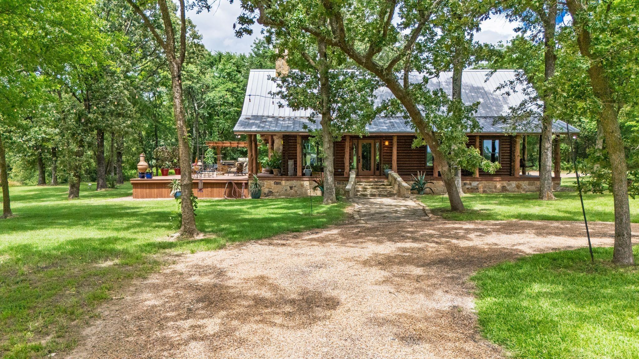 main property photo 8