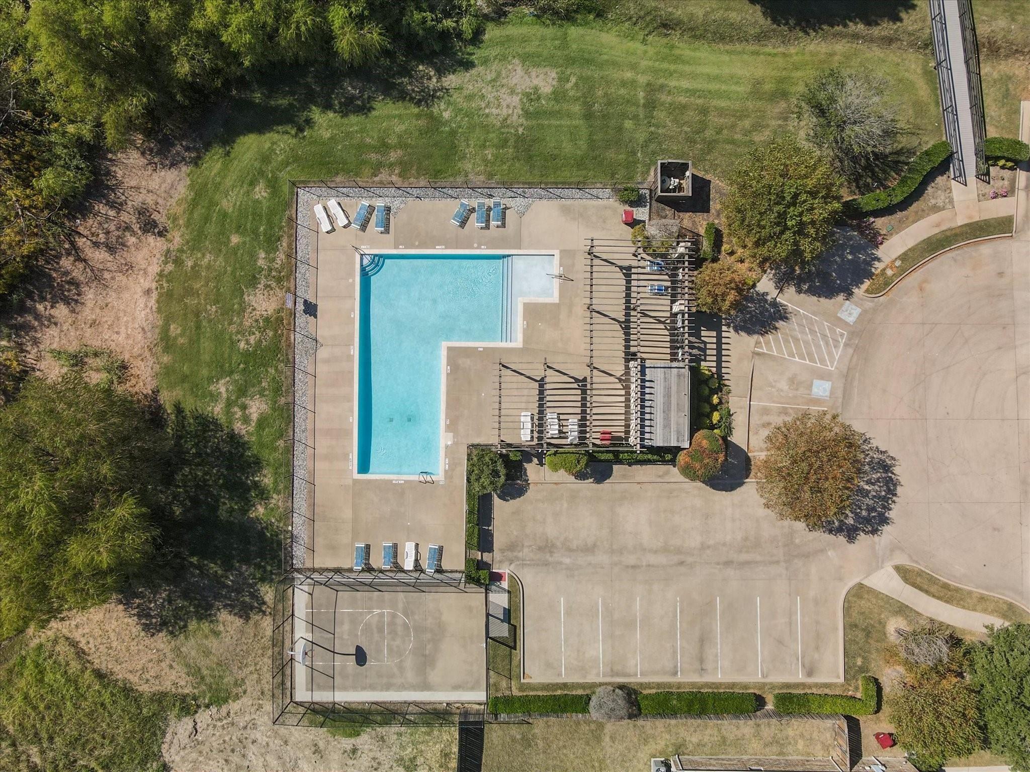 main property photo 30