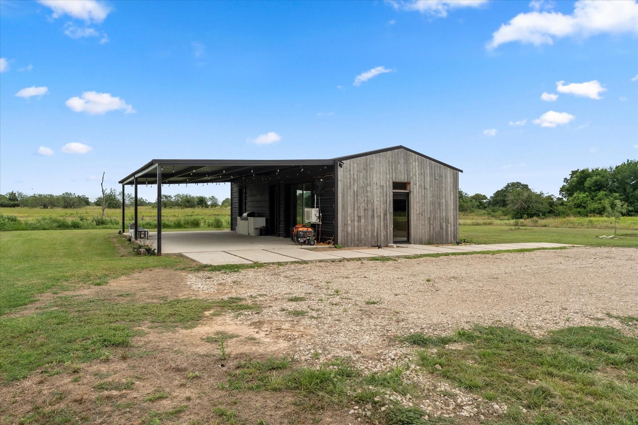 main property photo 18