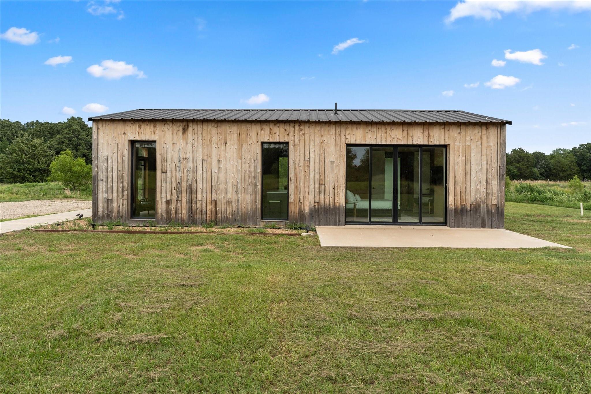 main property photo 30