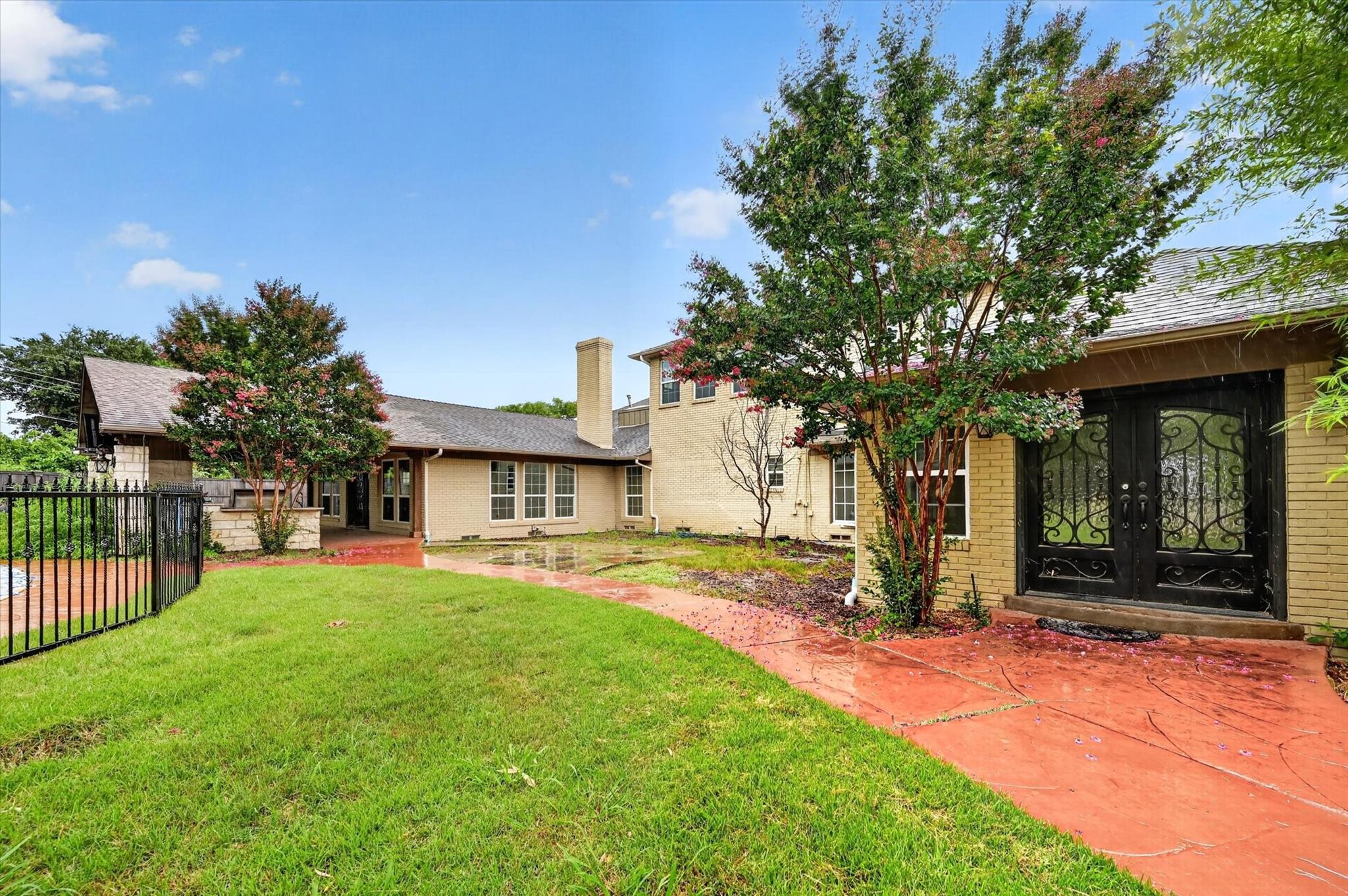 main property photo 34