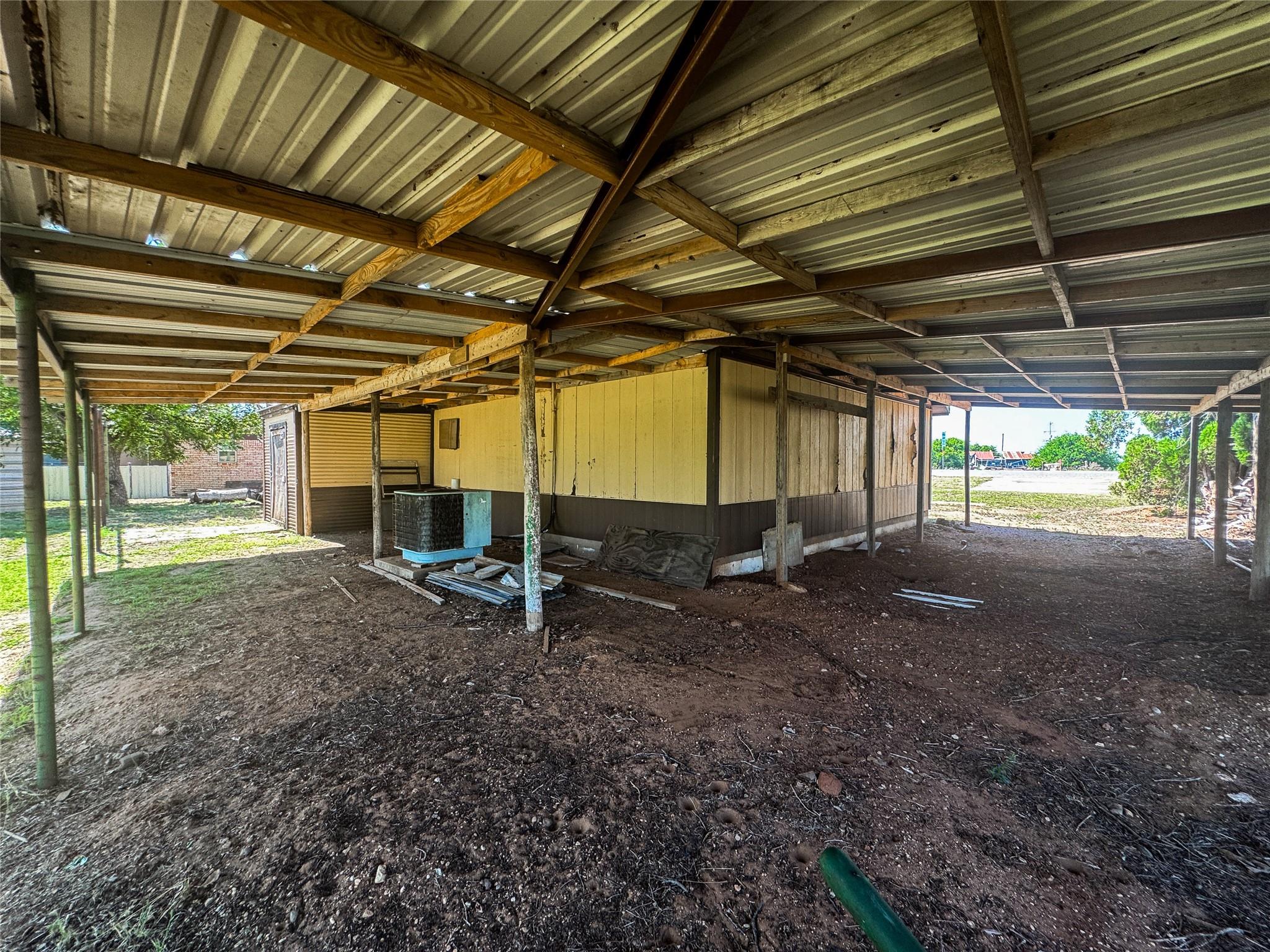 main property photo 37