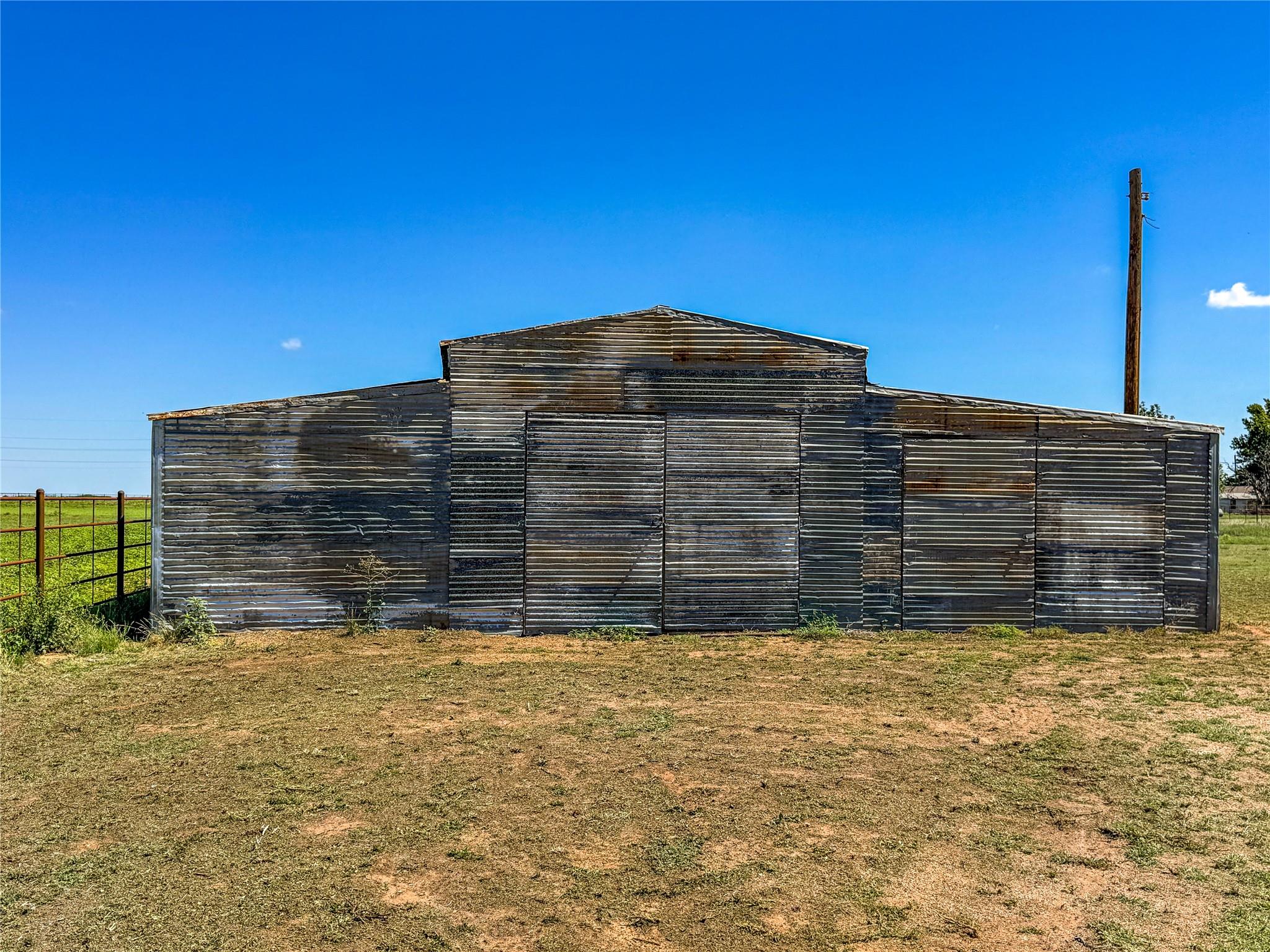 main property photo 38