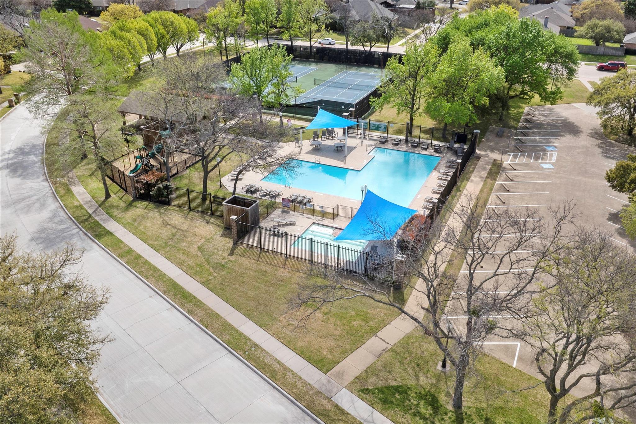 main property photo 37