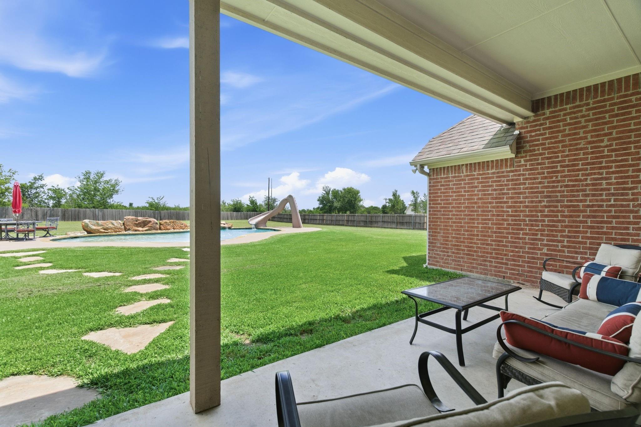 main property photo 33