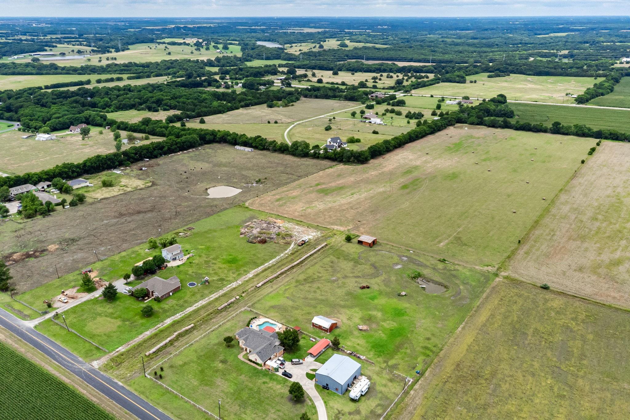 main property photo 3