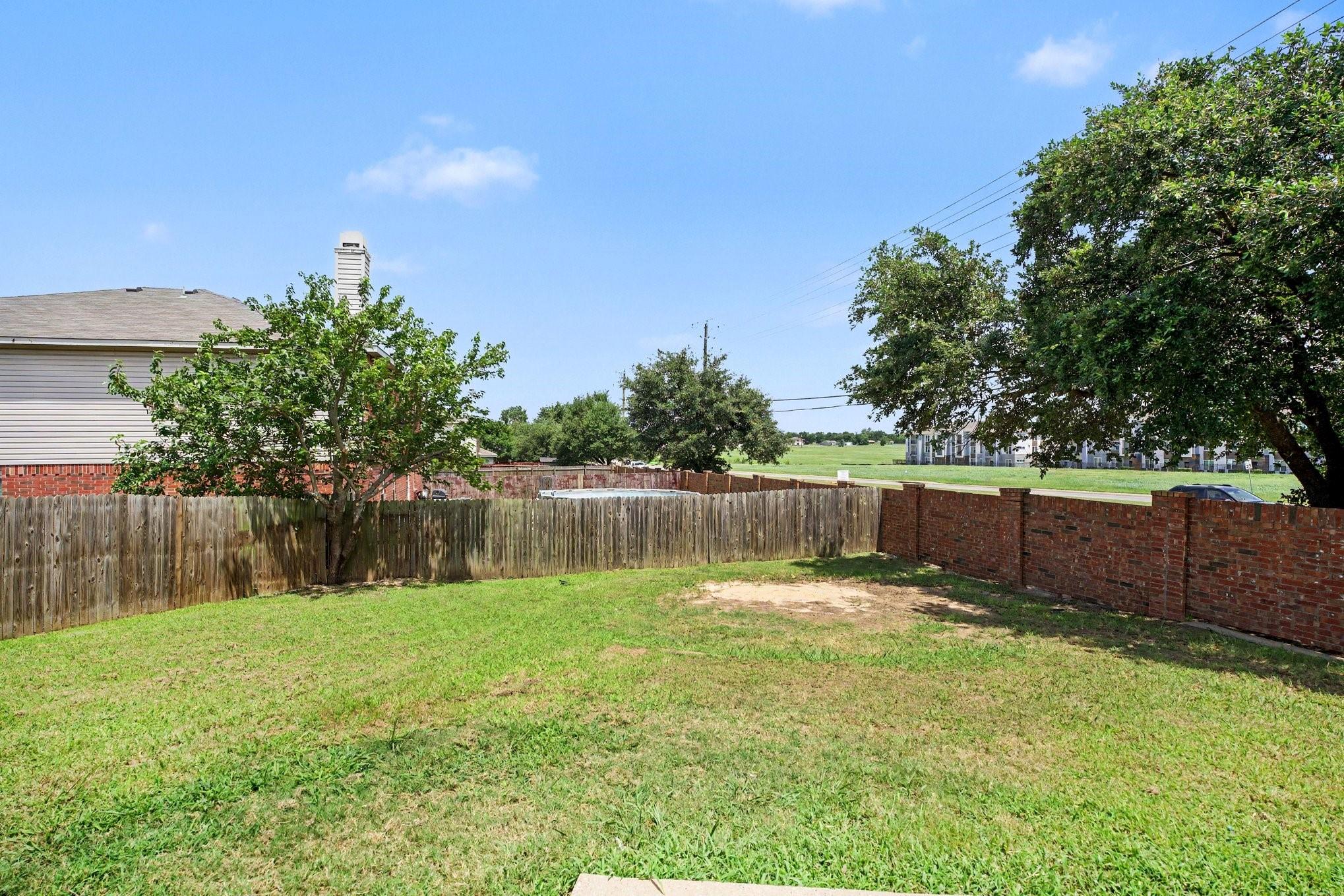 main property photo 23
