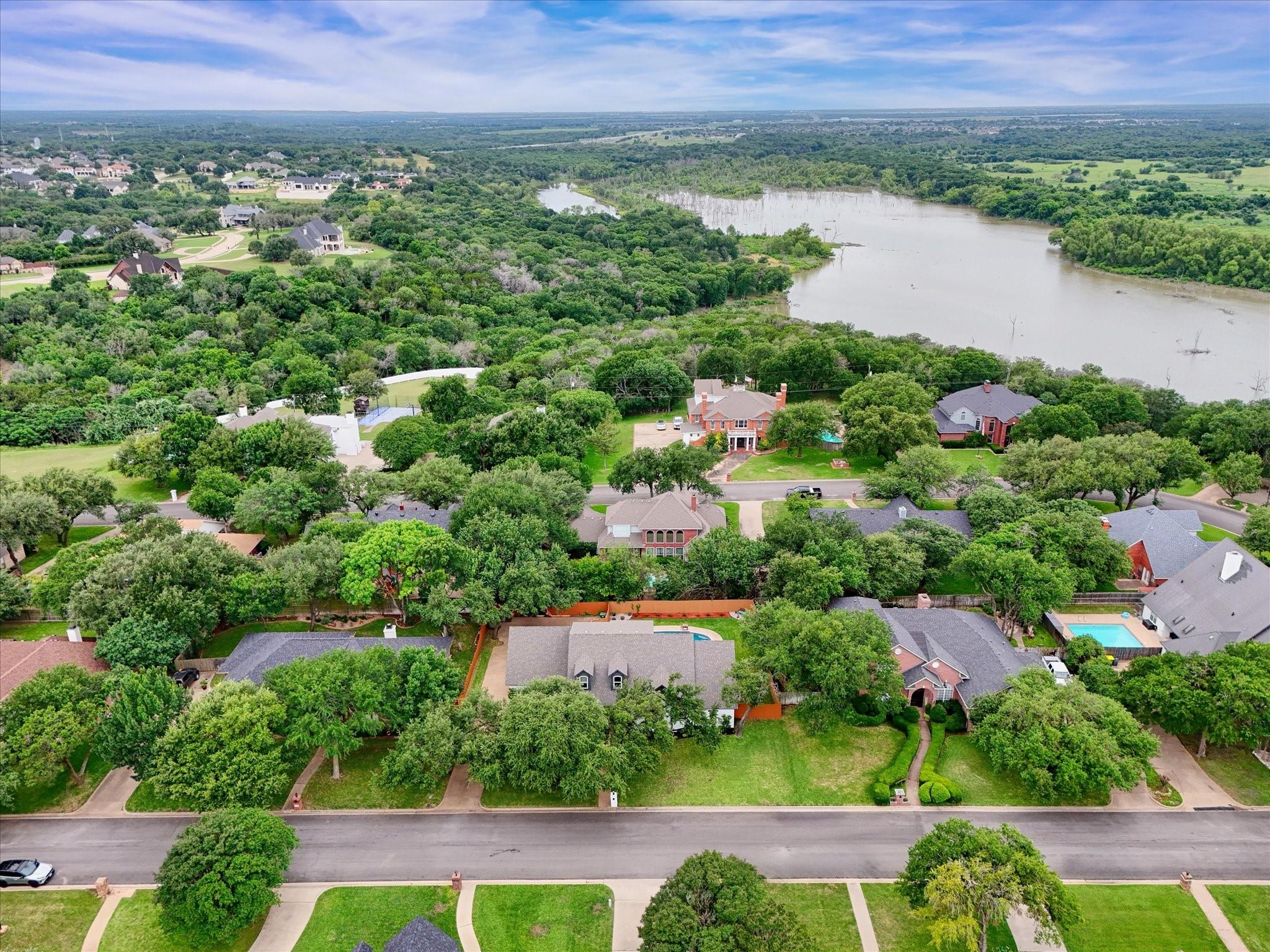 main property photo 37