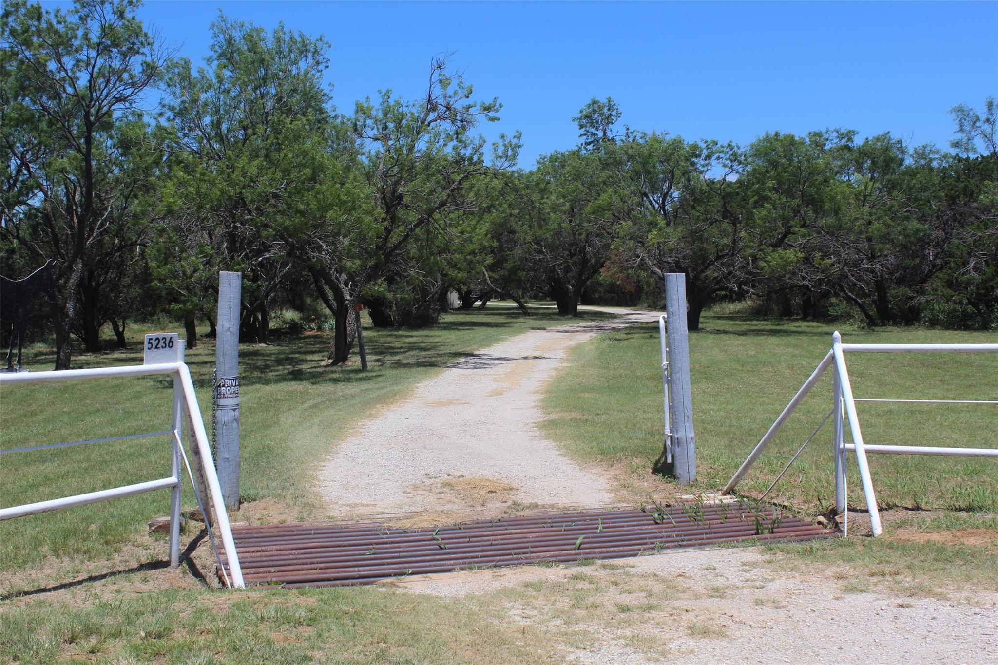 main property photo 8