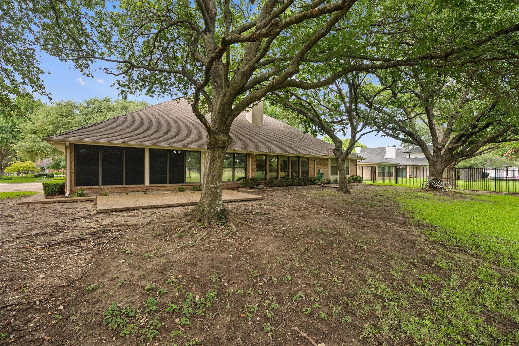 main property photo 29