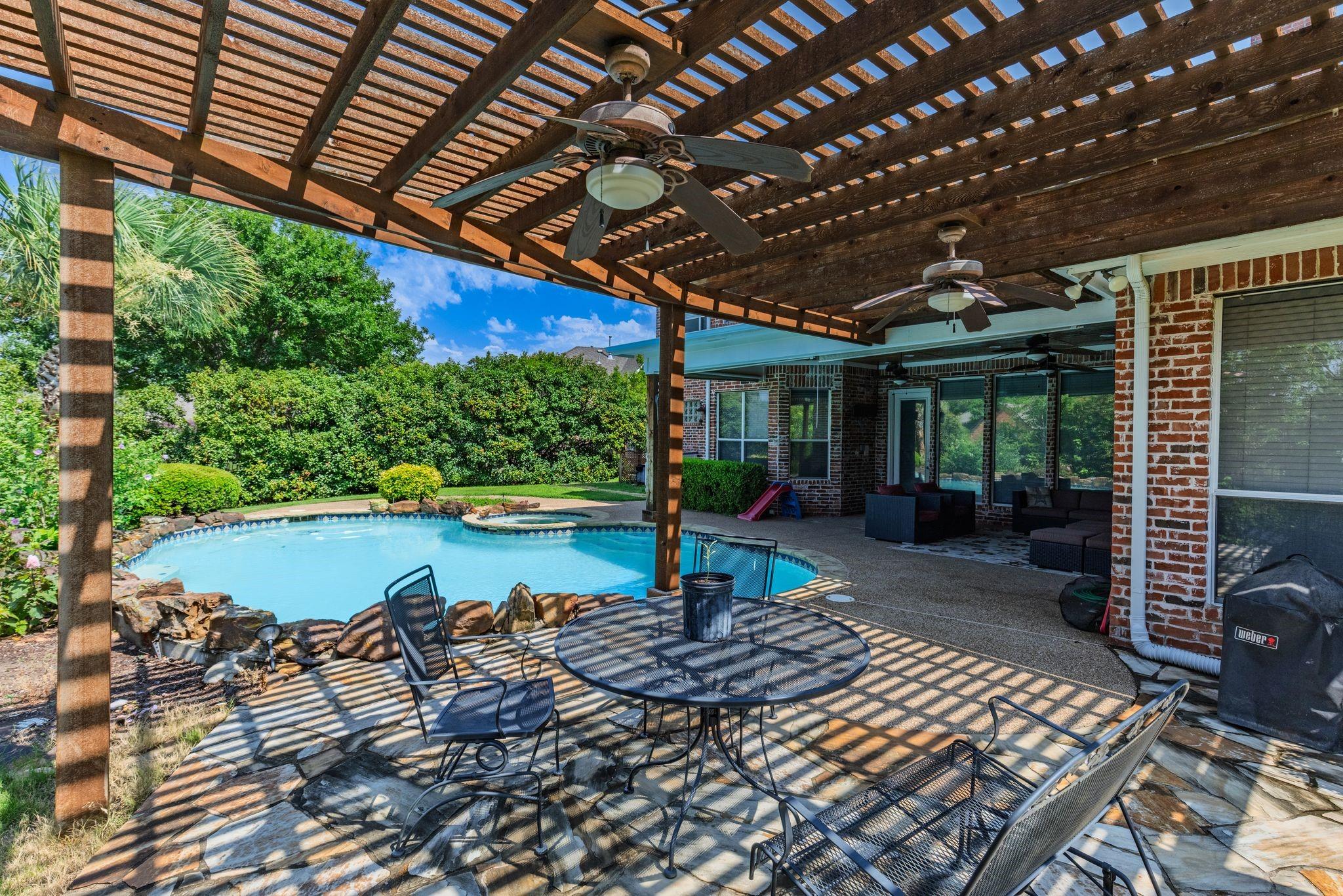 main property photo 4