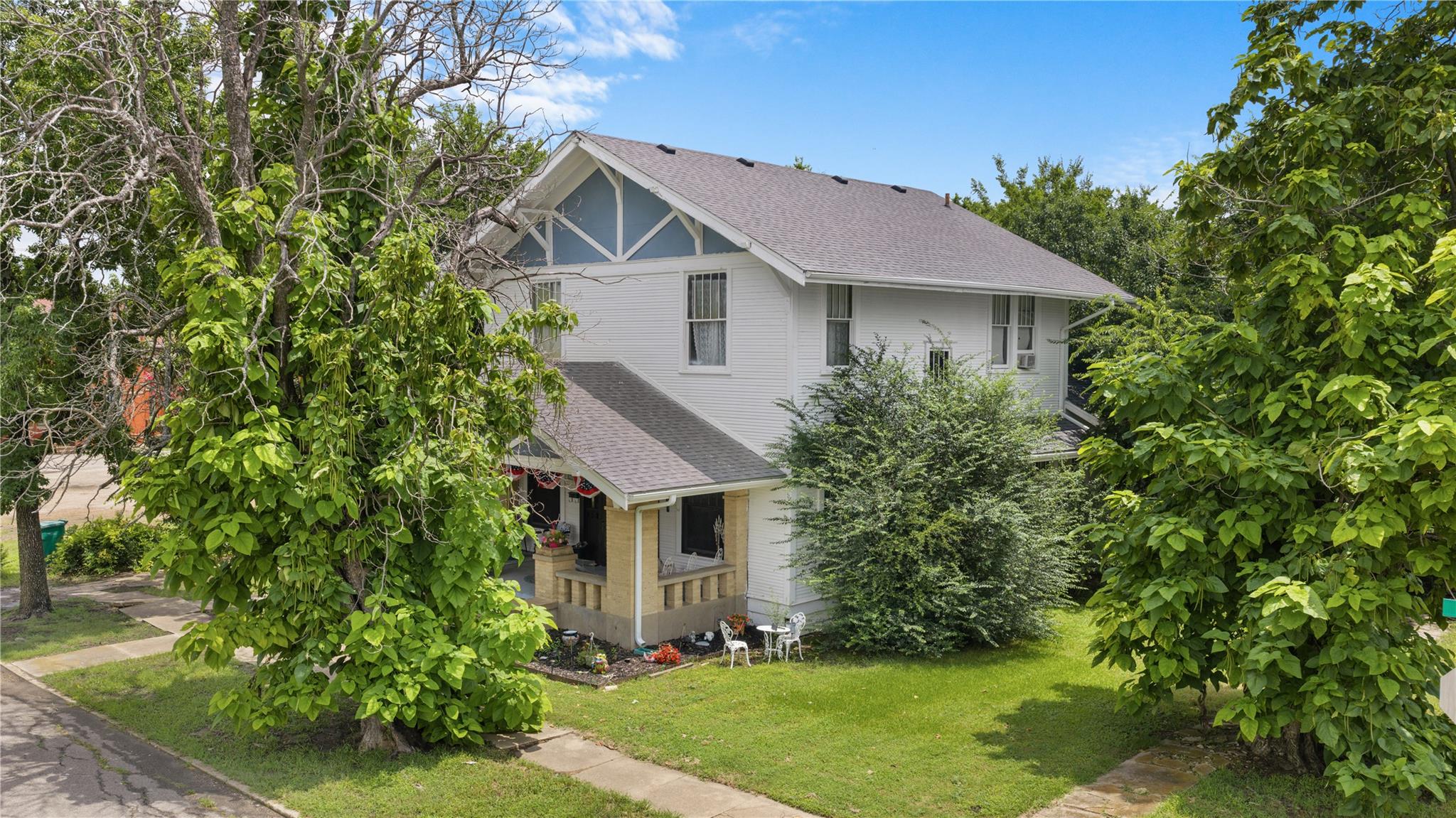main property photo 28