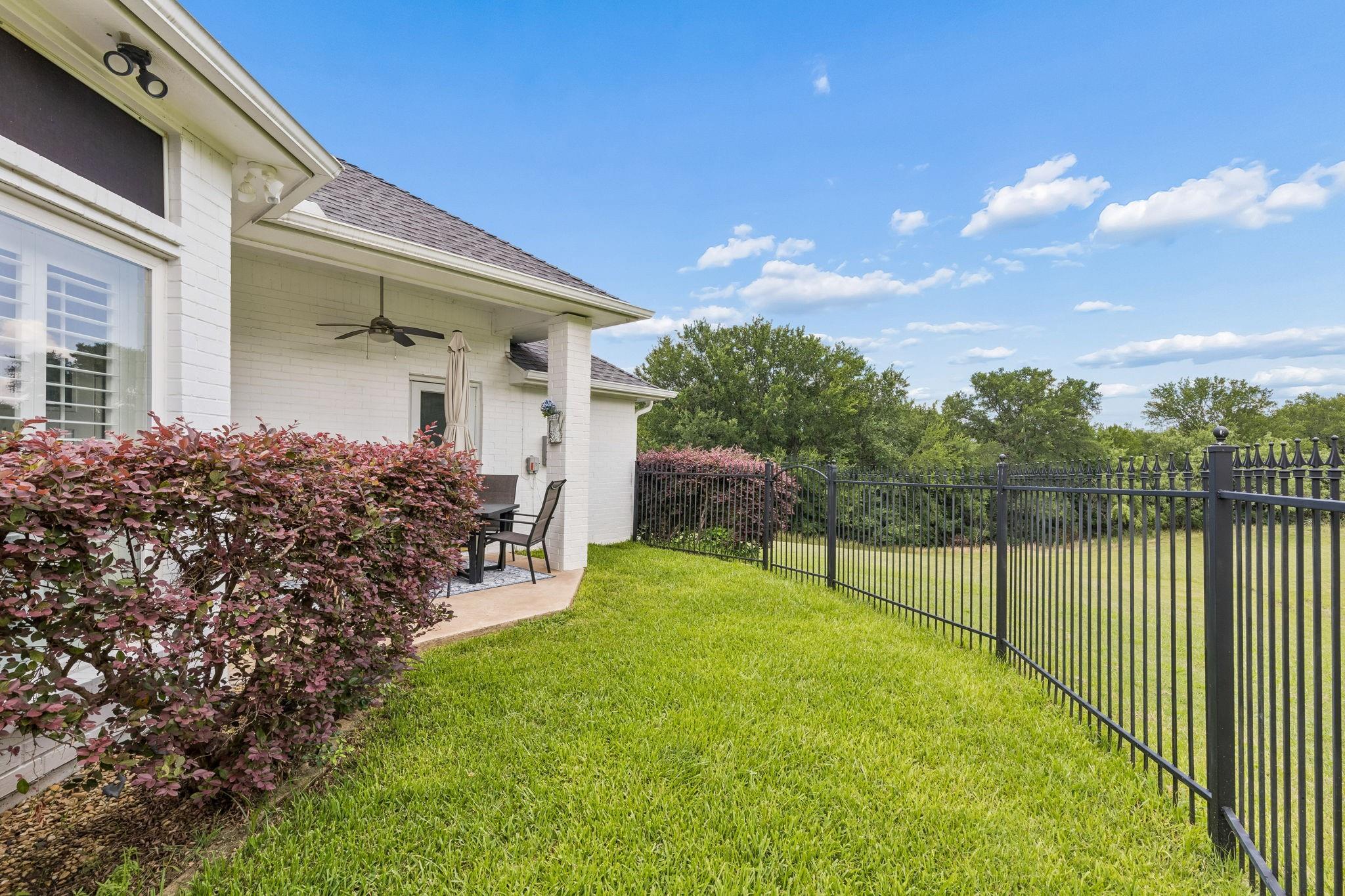 main property photo 23