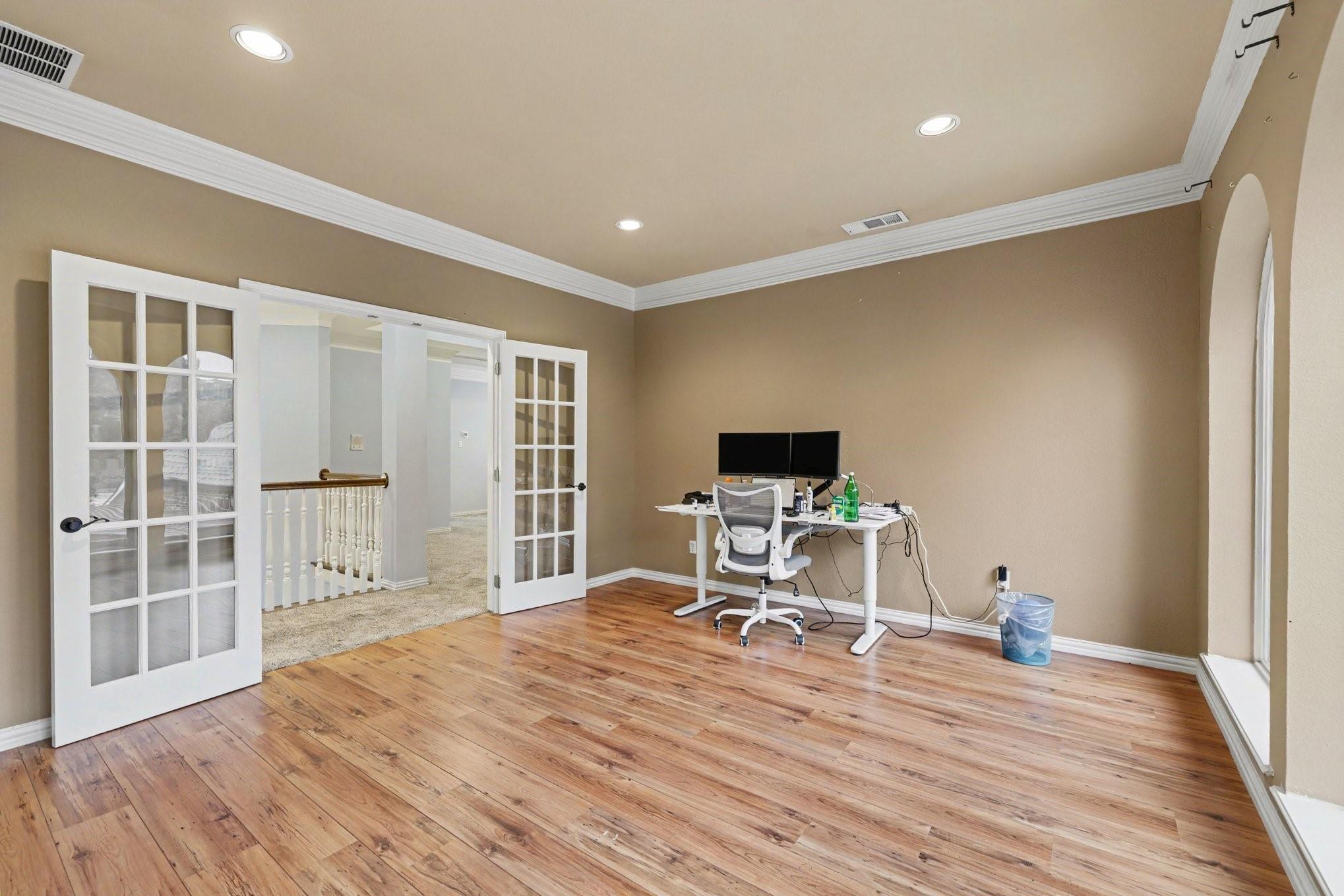 main property photo 23