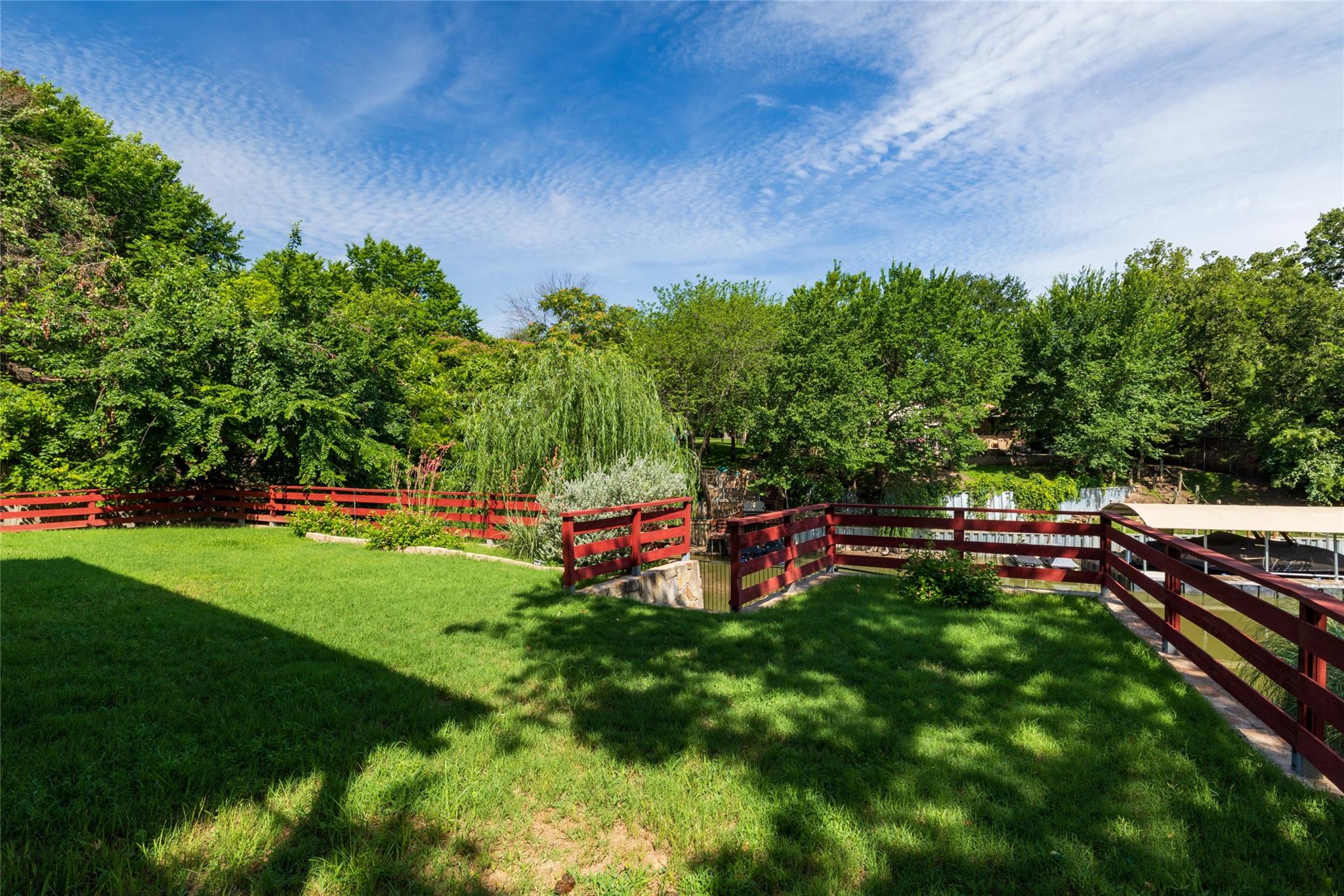 main property photo 31