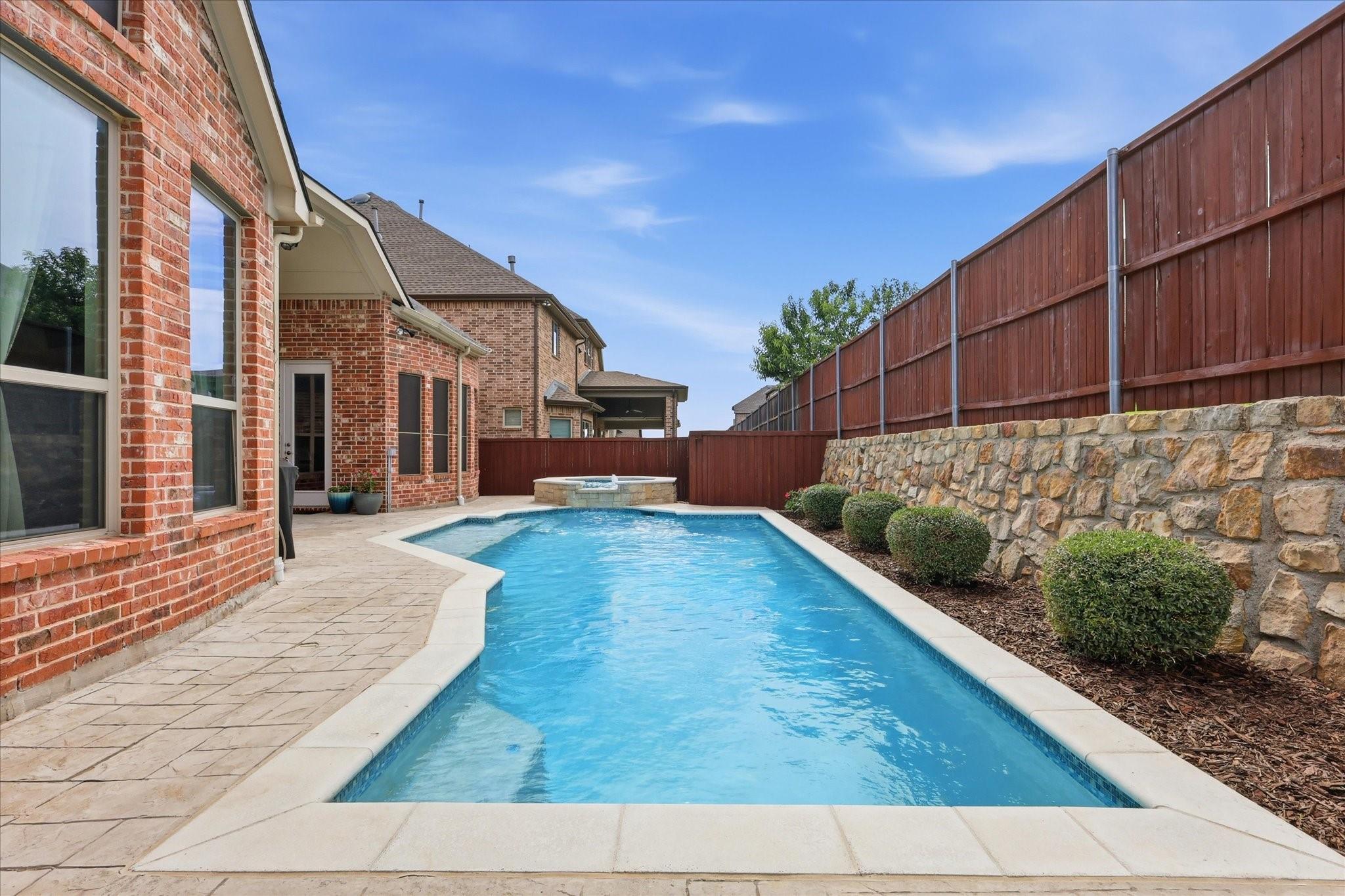 main property photo 32