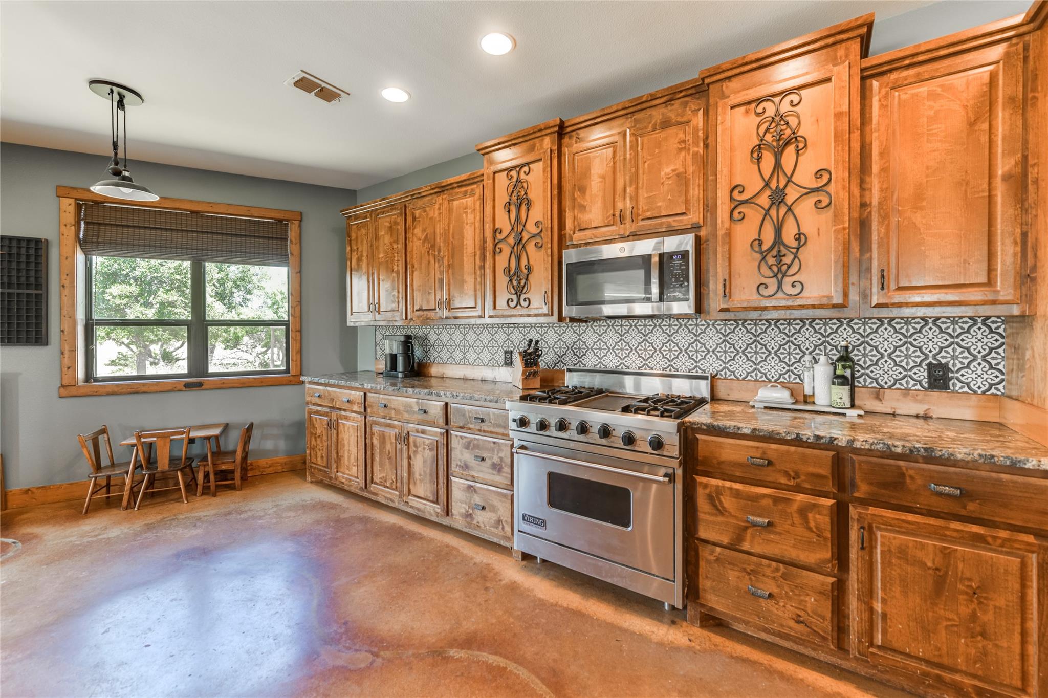 main property photo 35