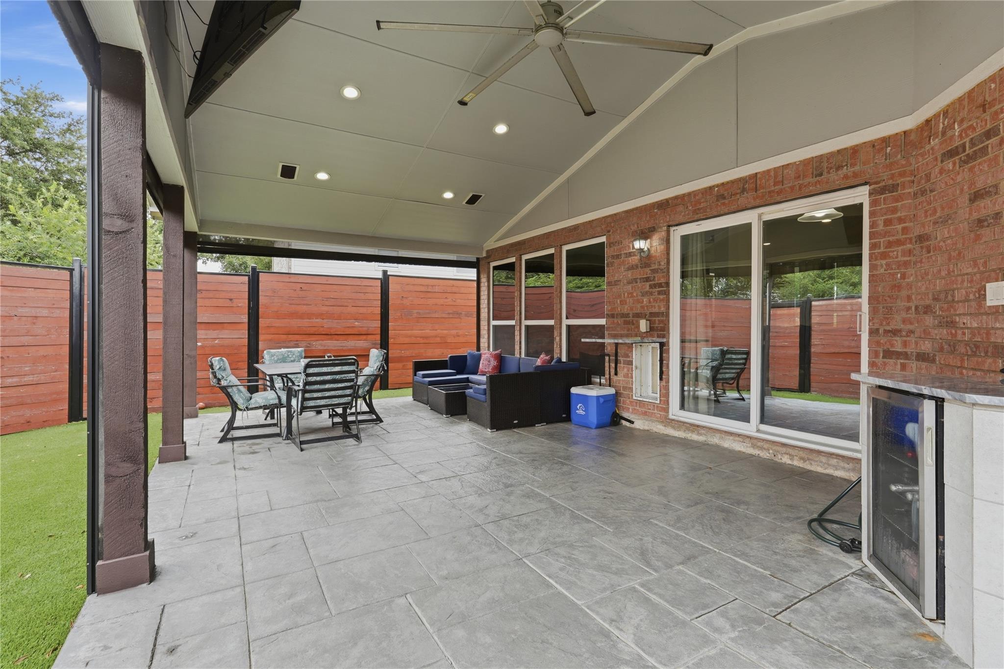 main property photo 23