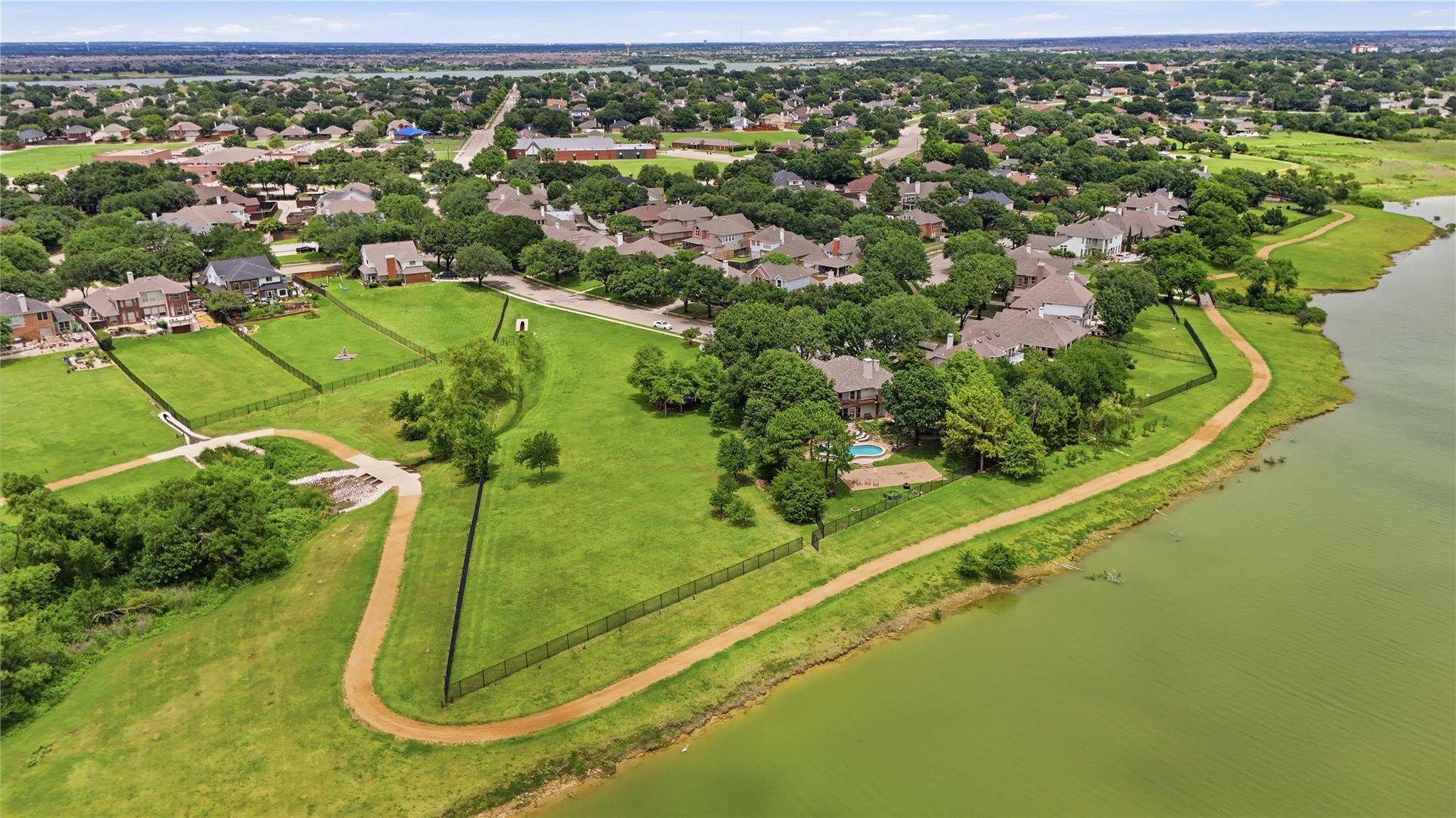 main property photo 30