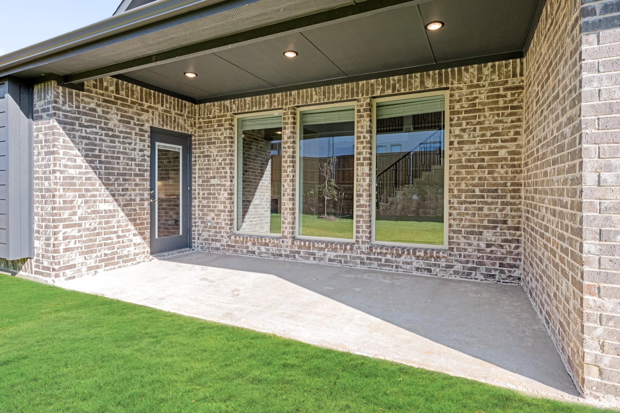 main property photo 35