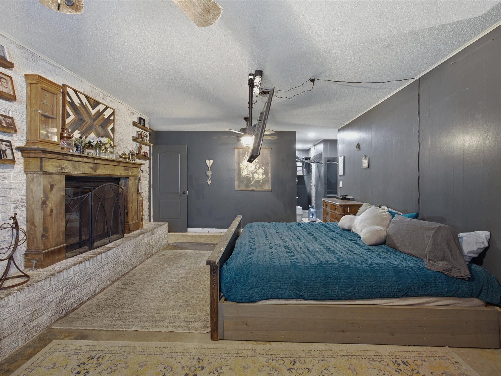 main property photo 24