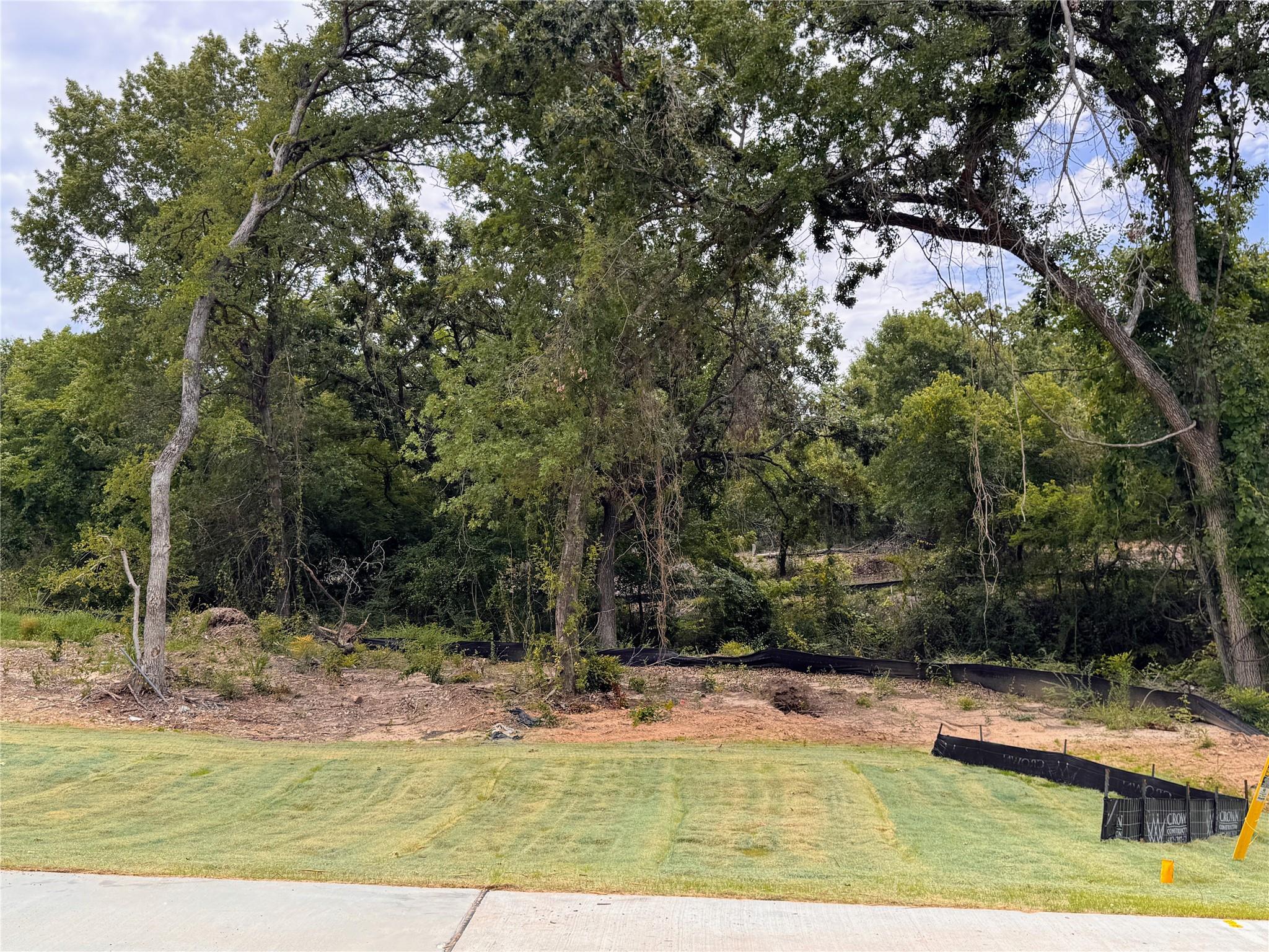 main property photo 11