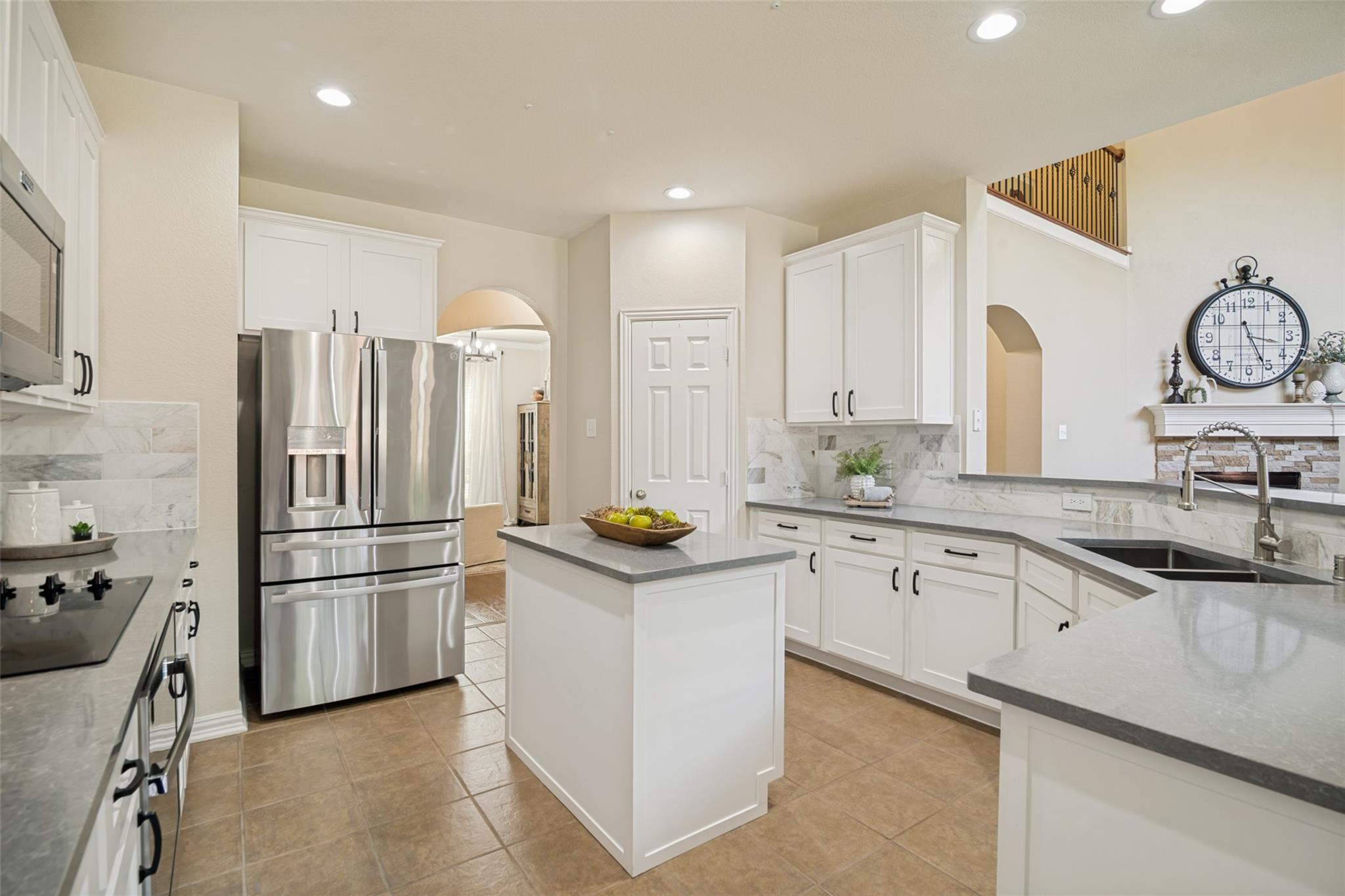 main property photo 9