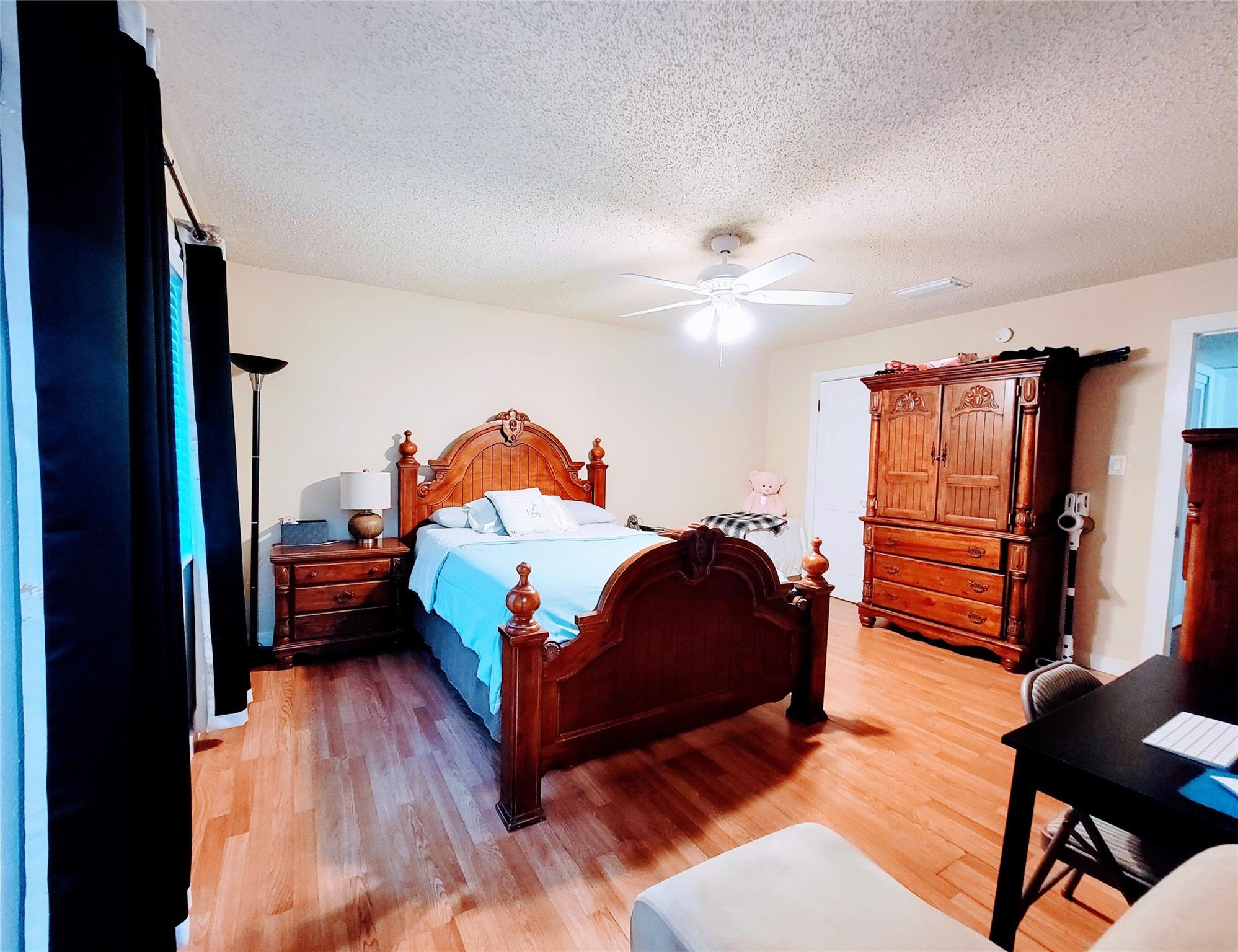 main property photo 25