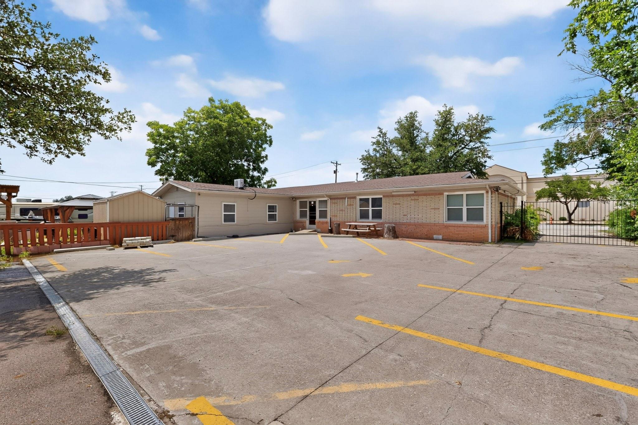 main property photo 30