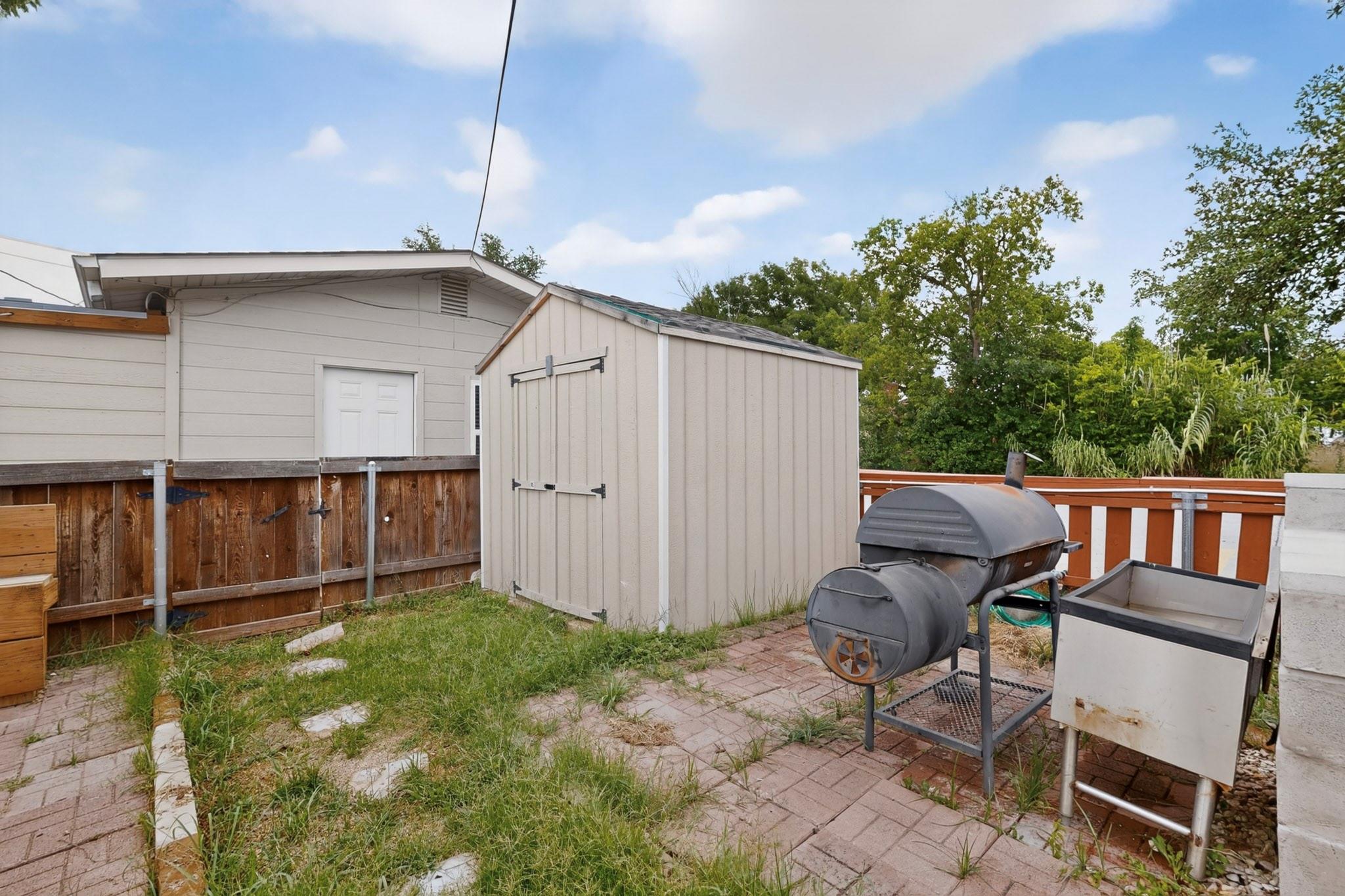 main property photo 33