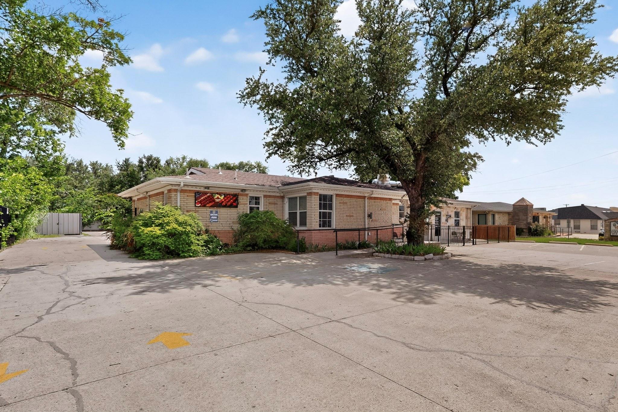 main property photo 6