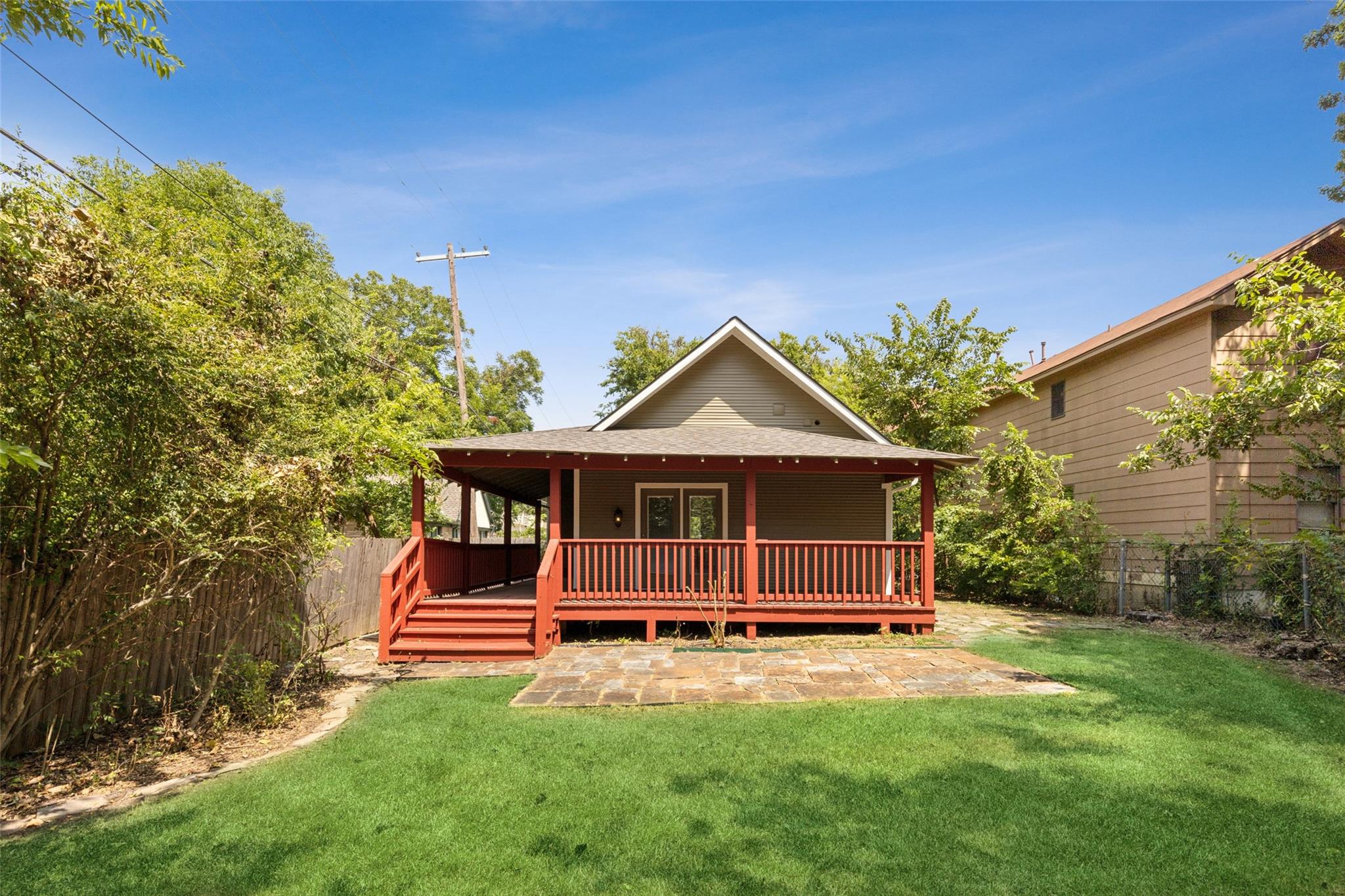 main property photo 22