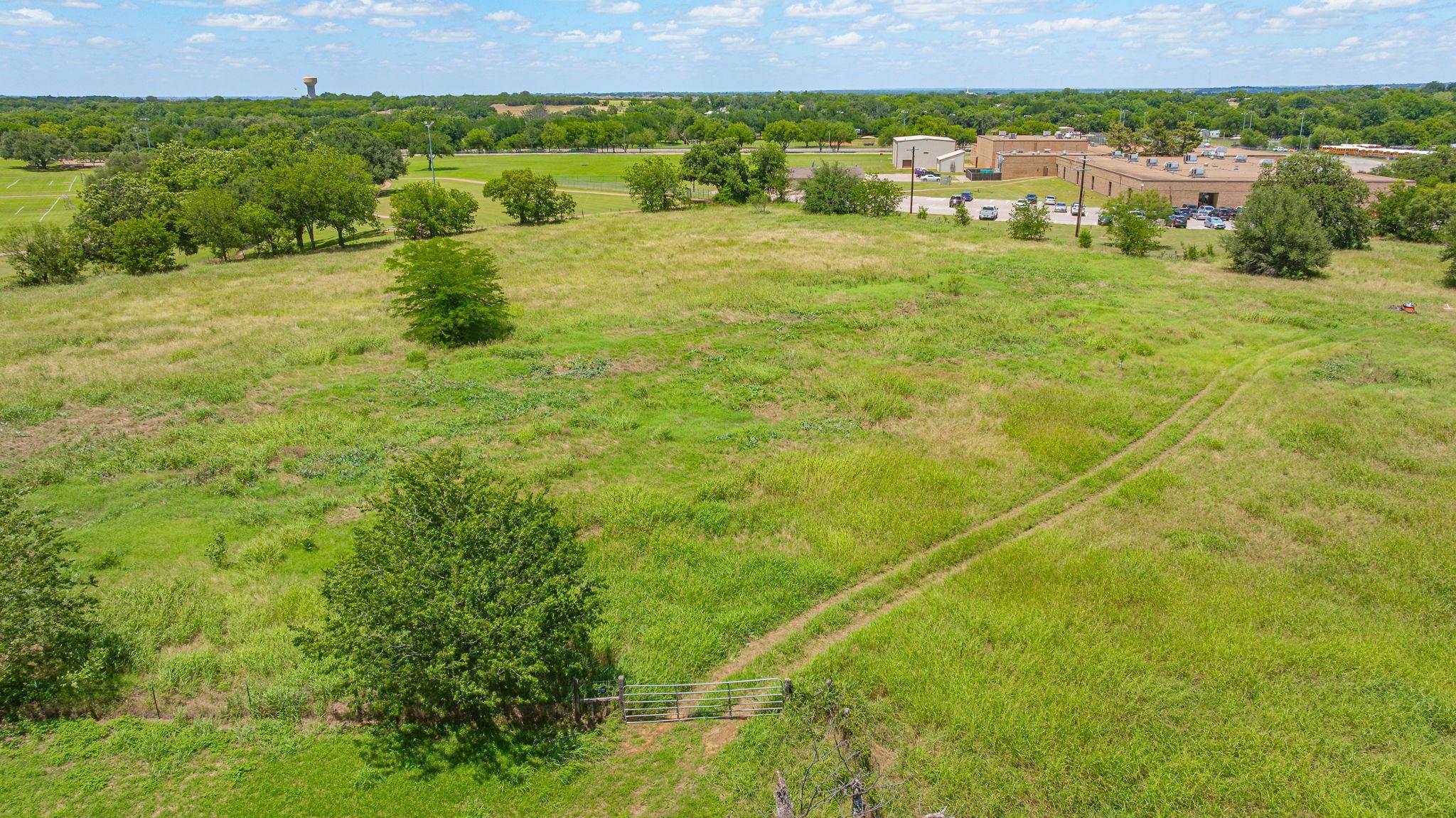 main property photo 16
