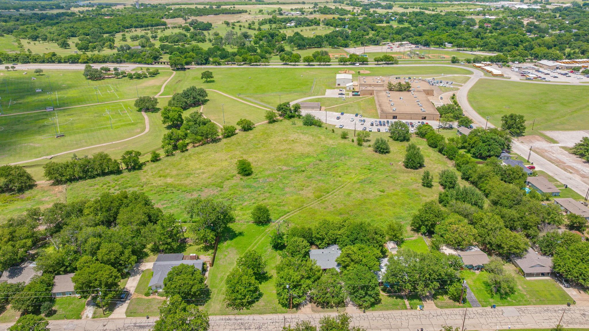 main property photo 4
