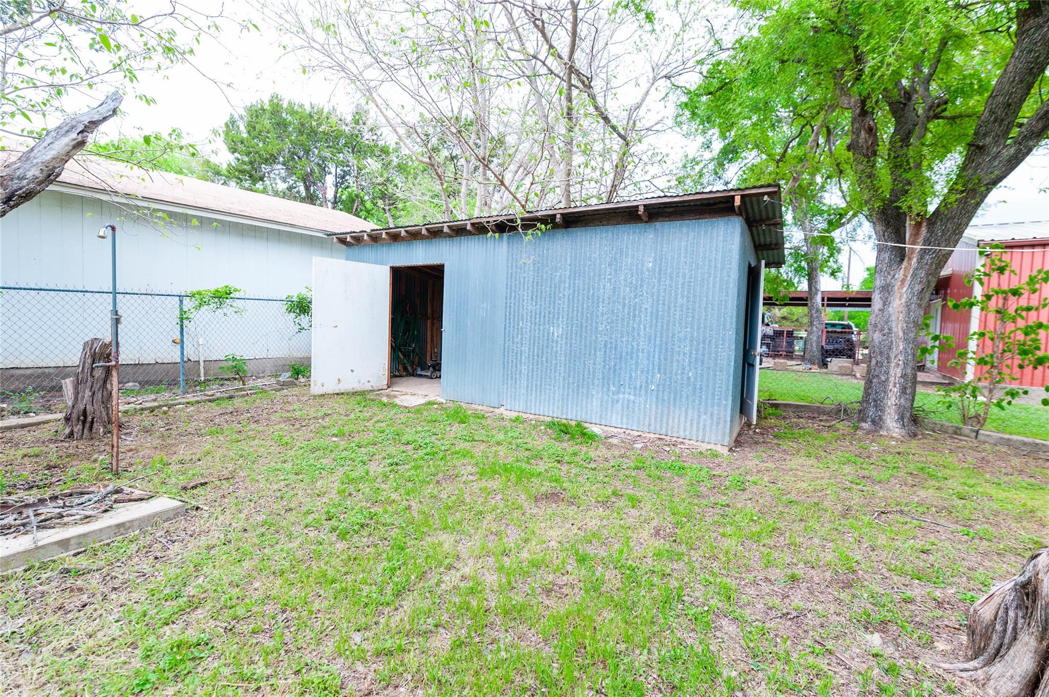 main property photo 27