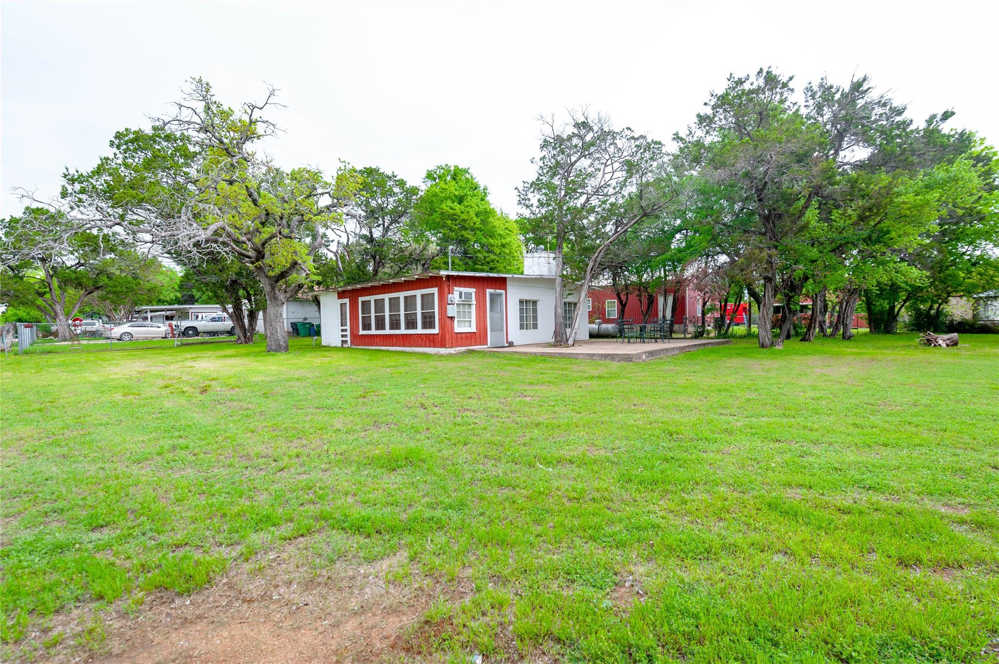 main property photo 3
