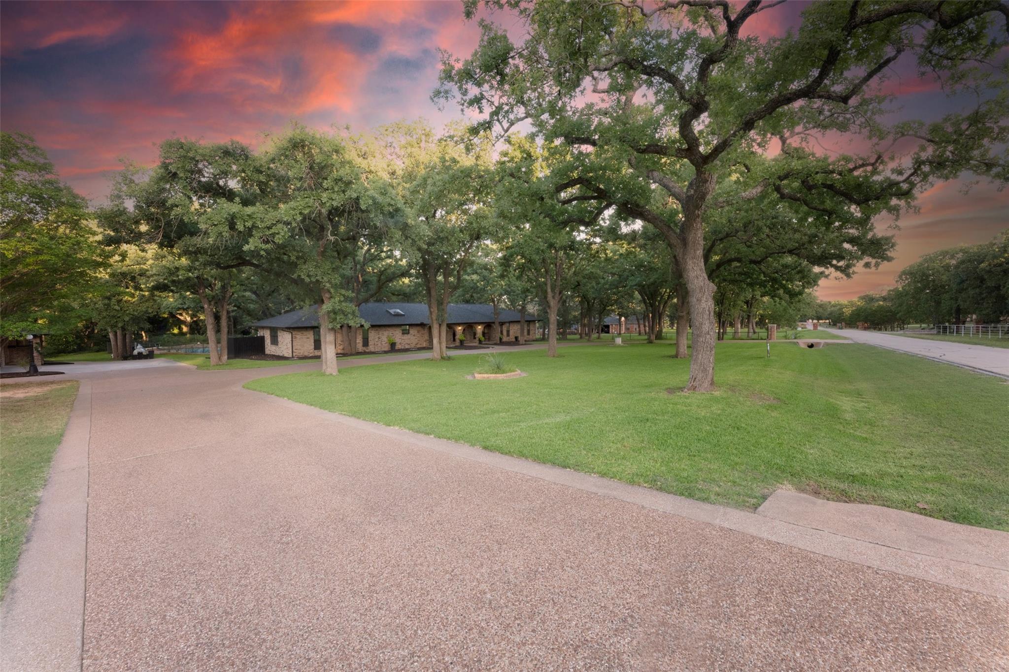 main property photo 11
