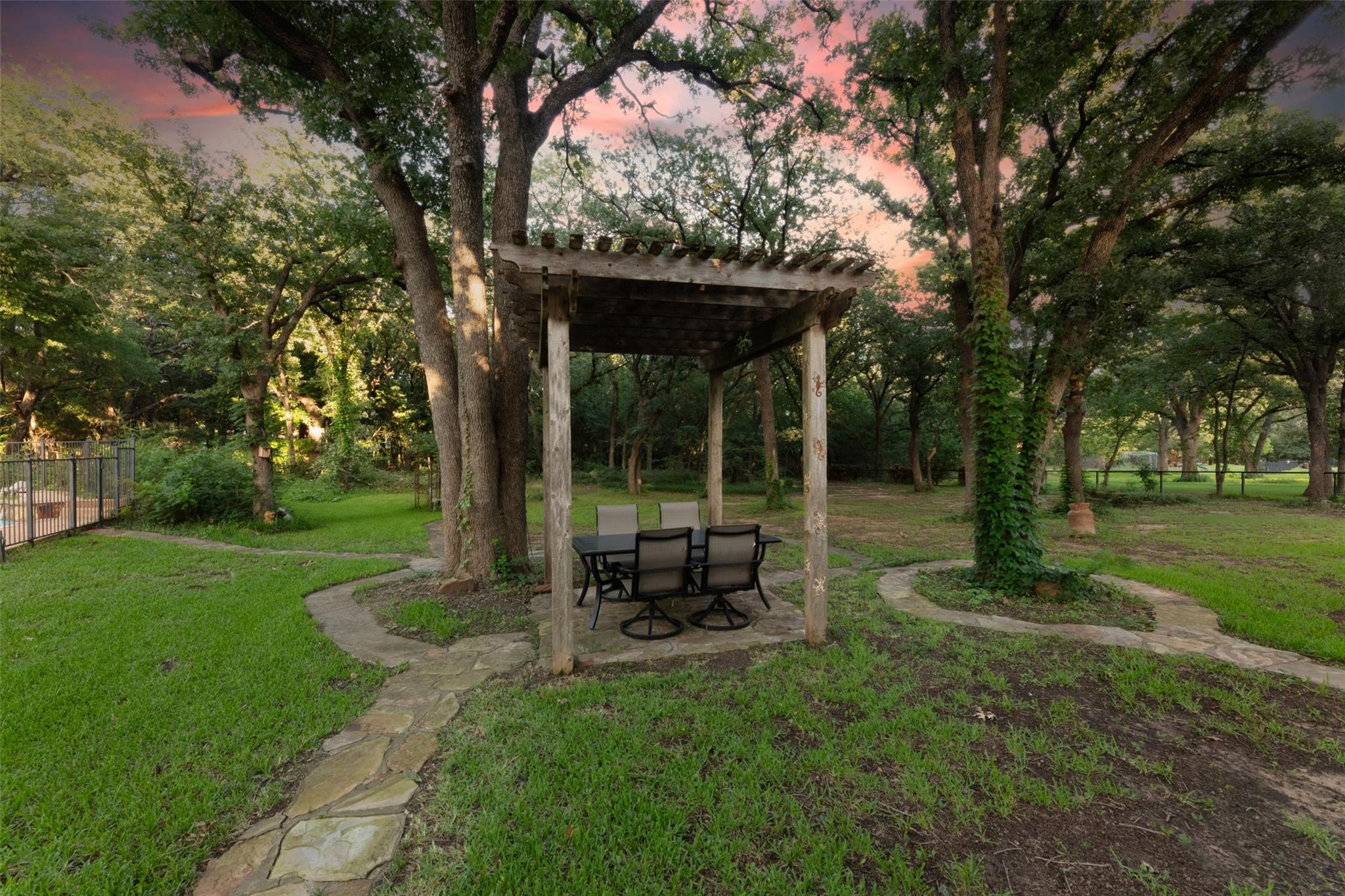 main property photo 15