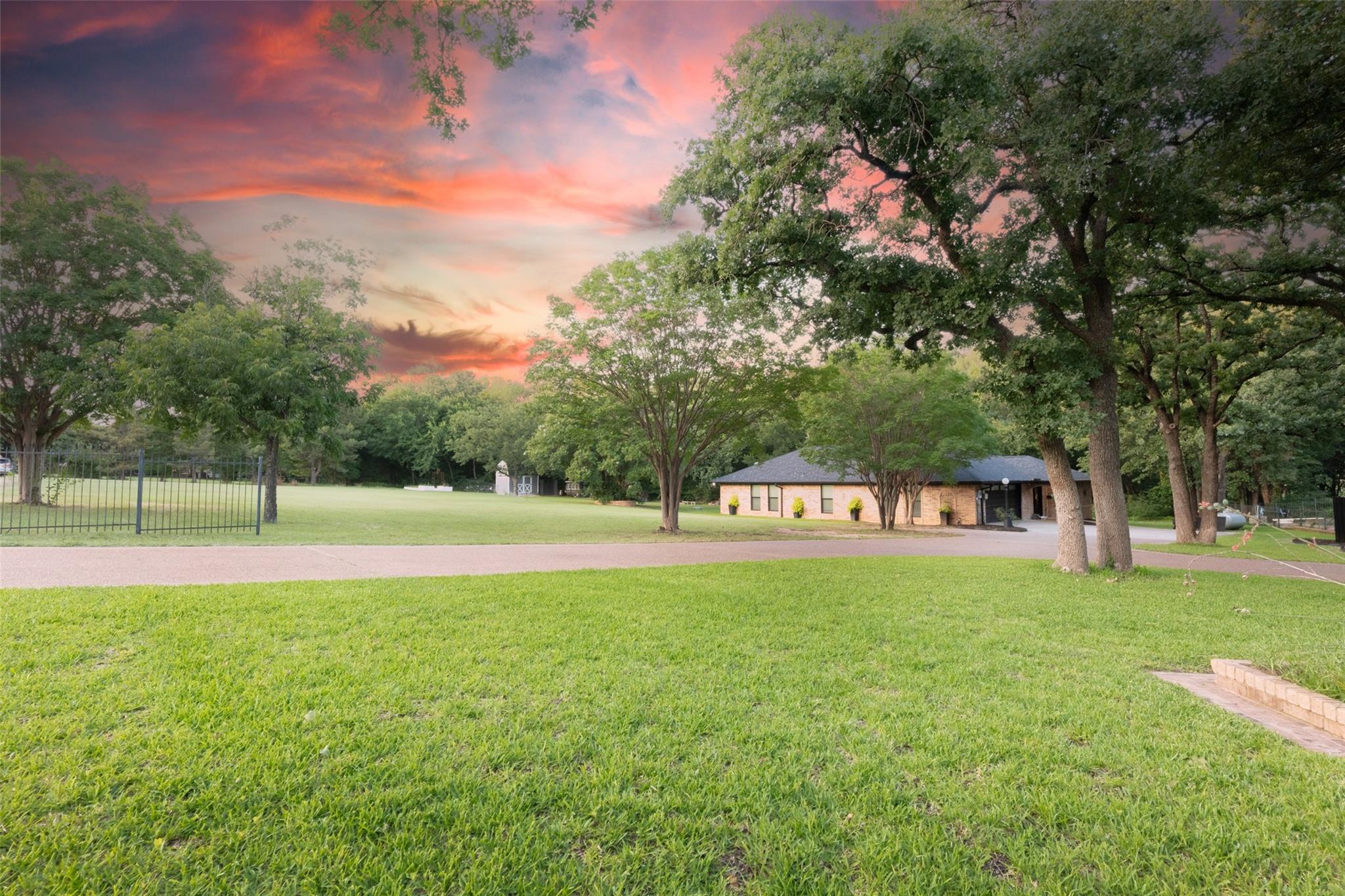 main property photo 5