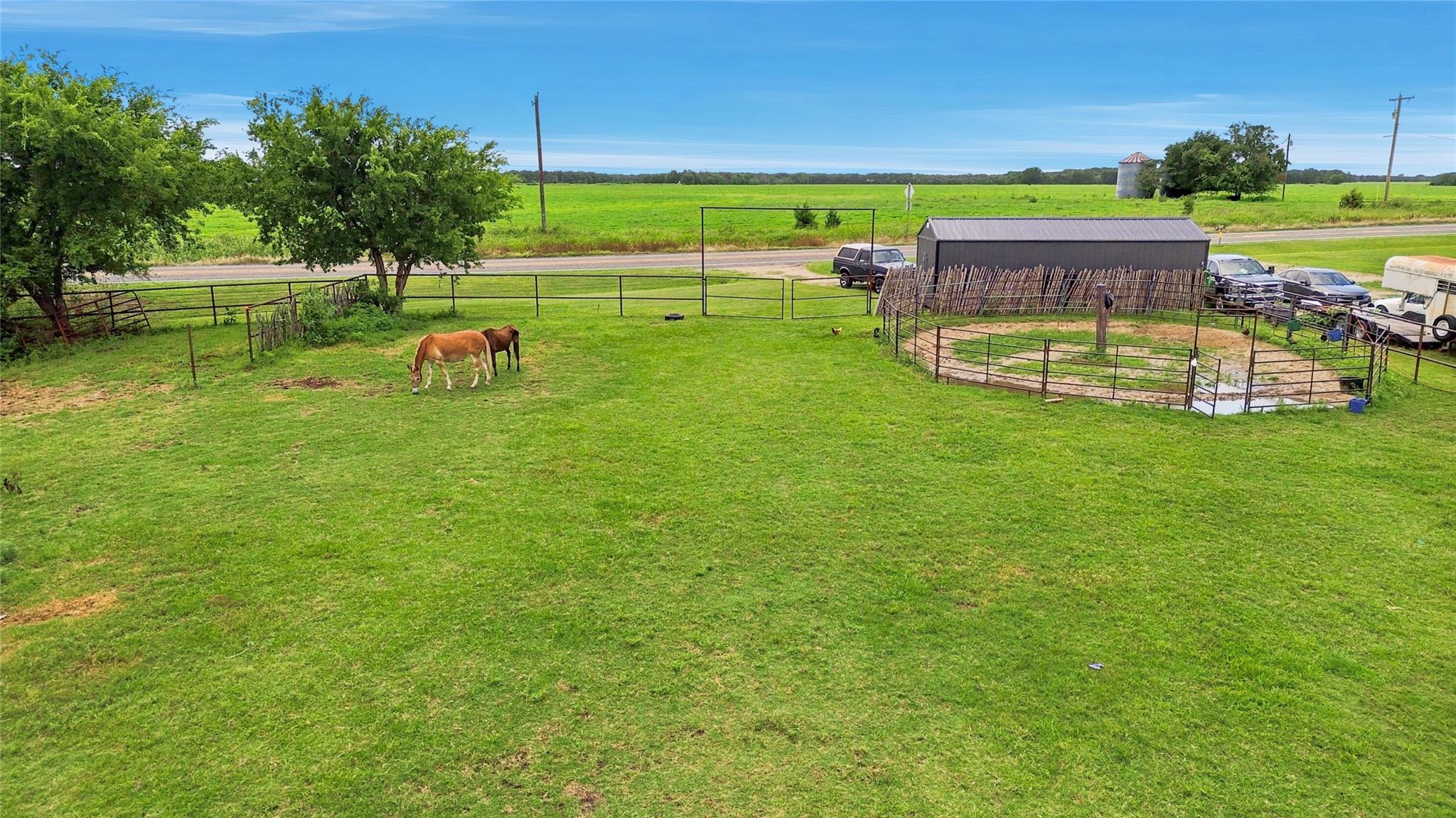 main property photo 6